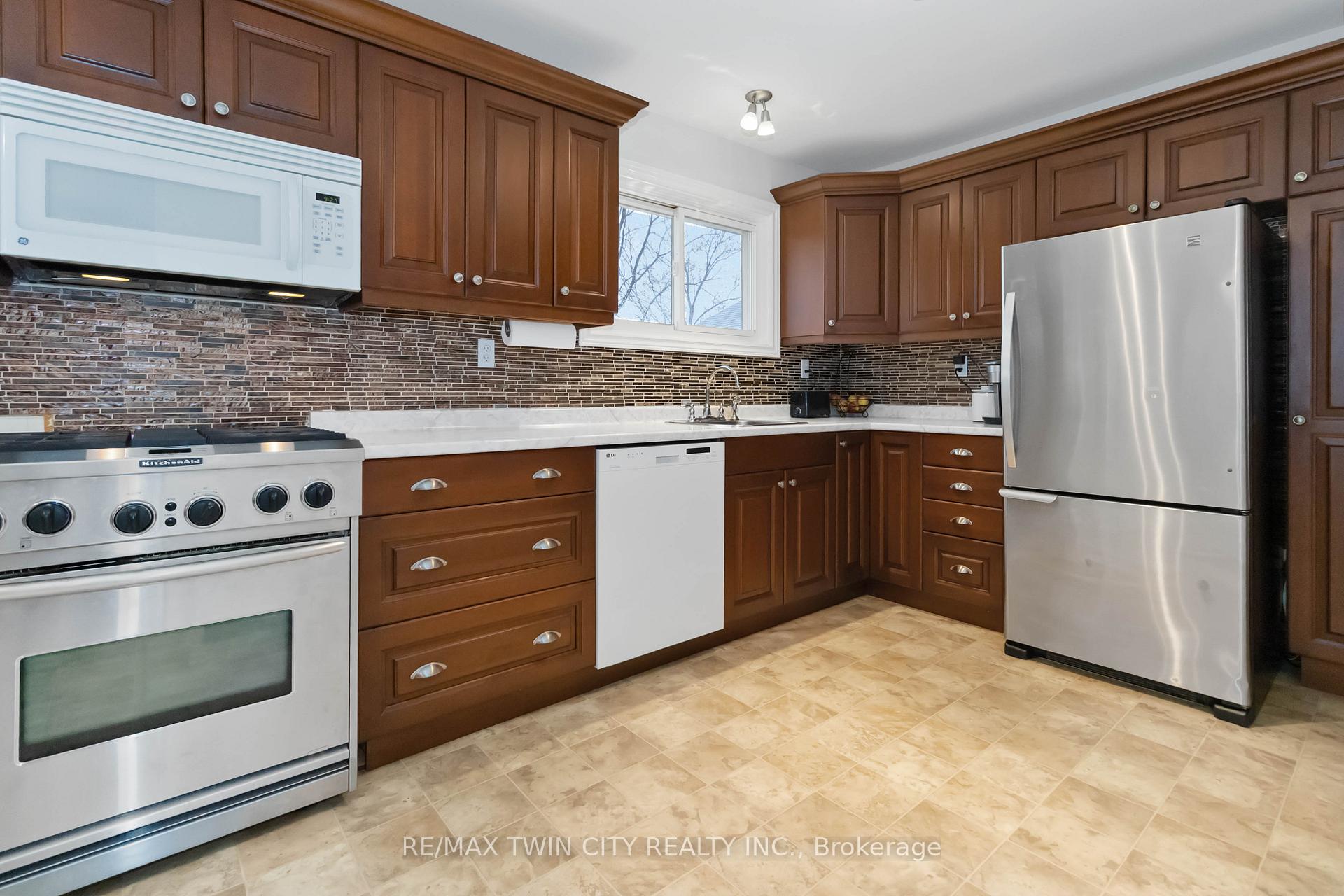 Photo 11 of 631 Mount Pleasant Road, Brant, Brantford Twp — HOMEH