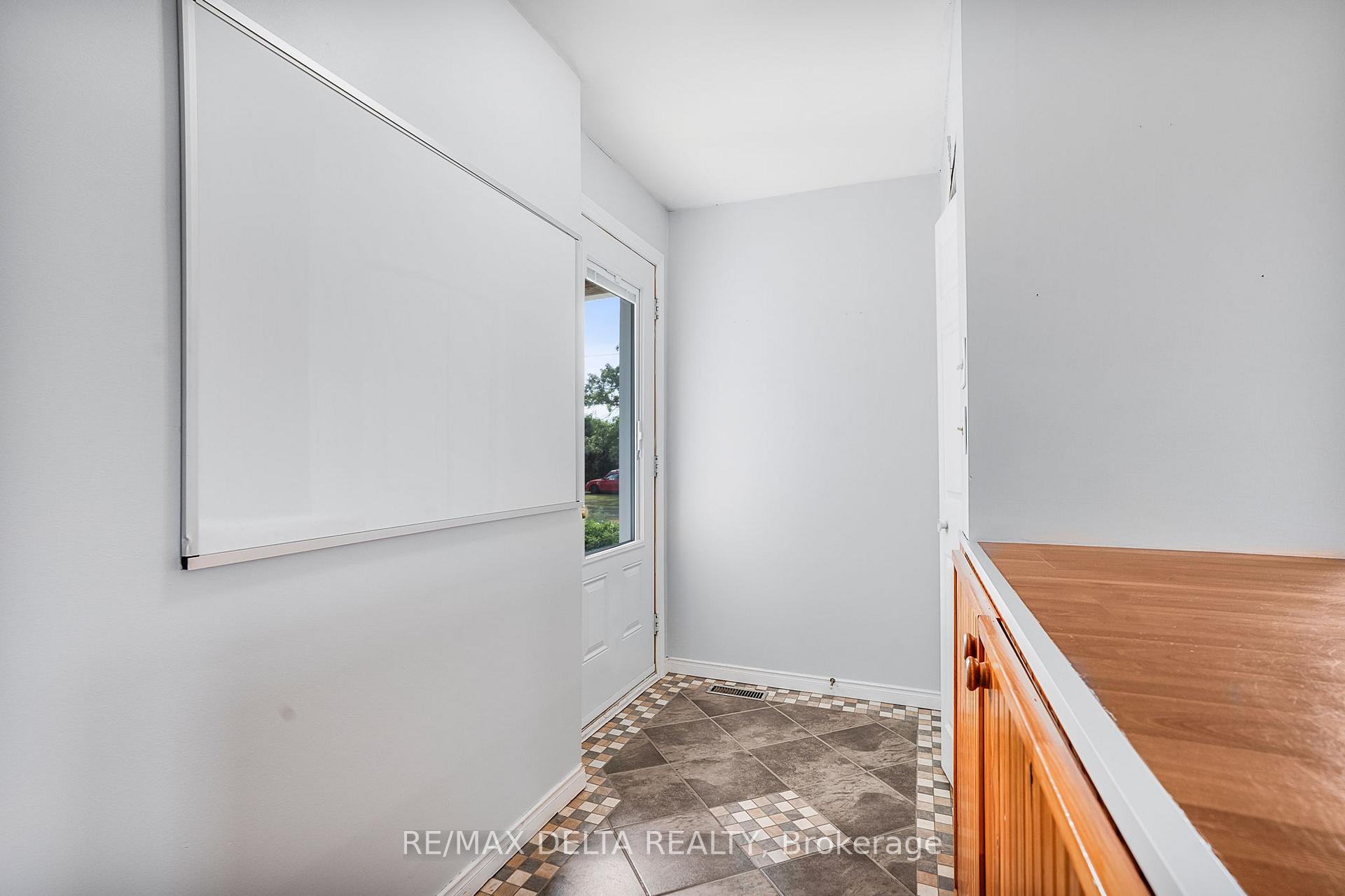 Photo 4 of 1554 Nixon Road, Champlain, Champlain Twp — HOMEH