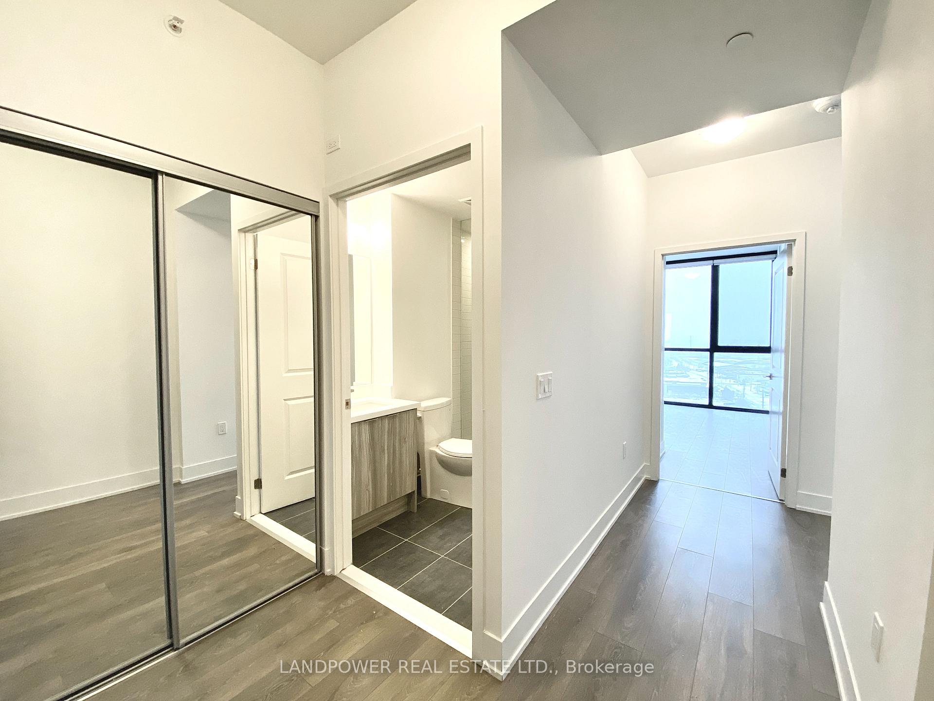 Photo 7 of Unit 1403, 2908 Highway 7 Road, Vaughan, Concord — HOMEH