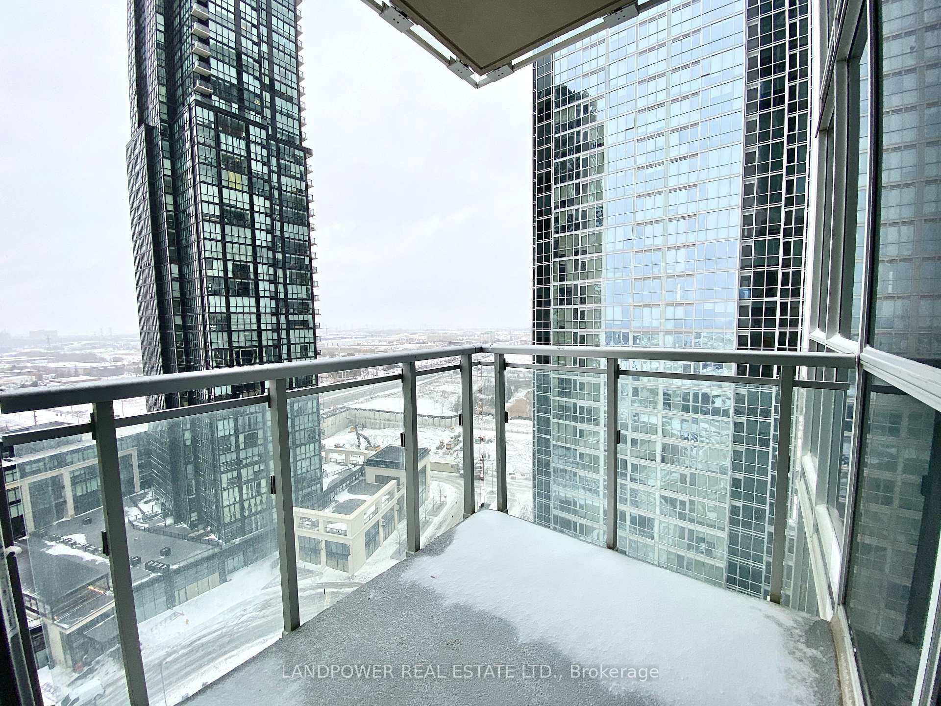 Photo 12 of Unit 1403, 2908 Highway 7 Road, Vaughan, Concord — HOMEH