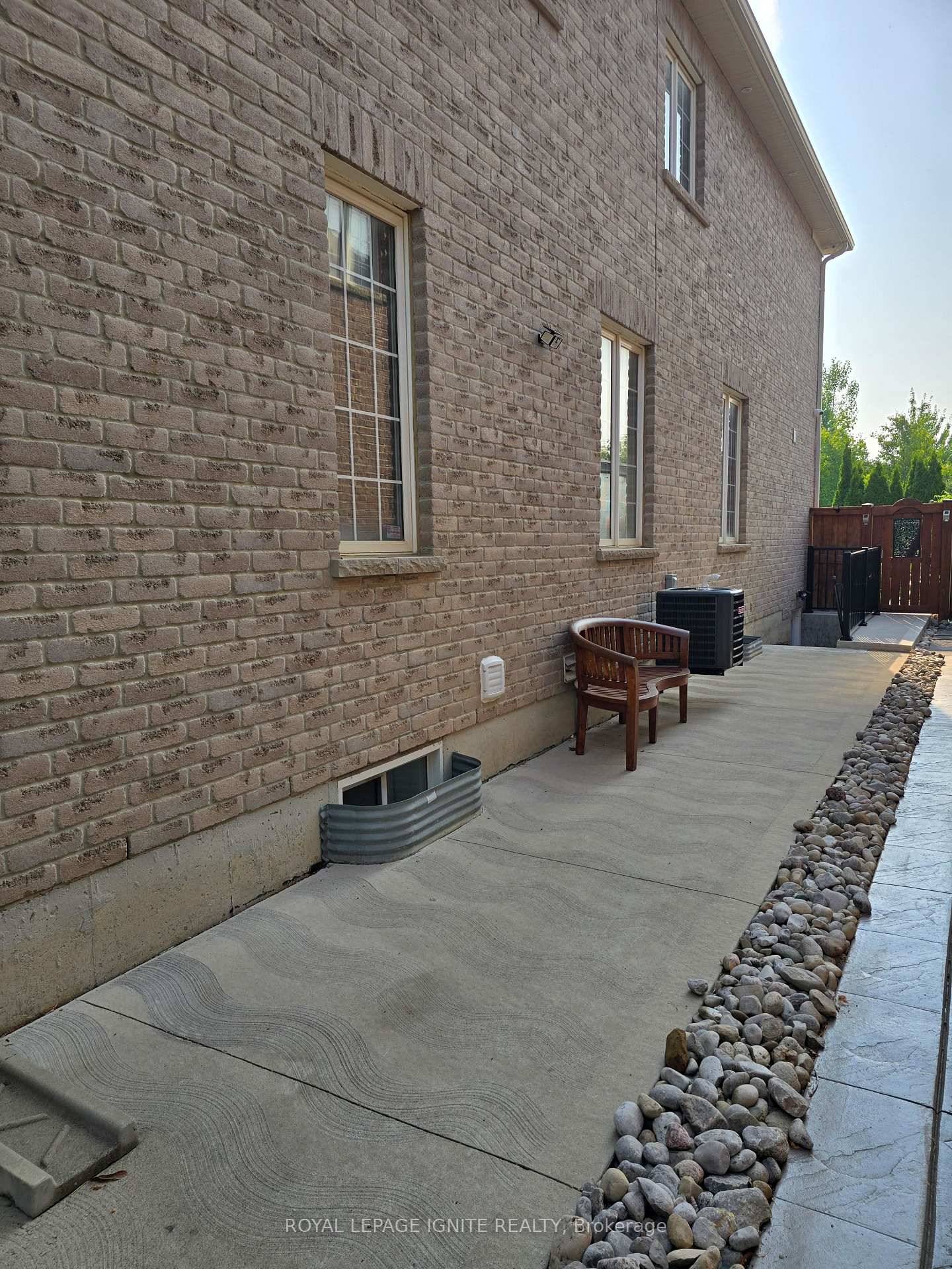 Photo 4 of Unit Bsmt, 7 Twistleton Street, Caledon, Rural Caledon — HOMEH
