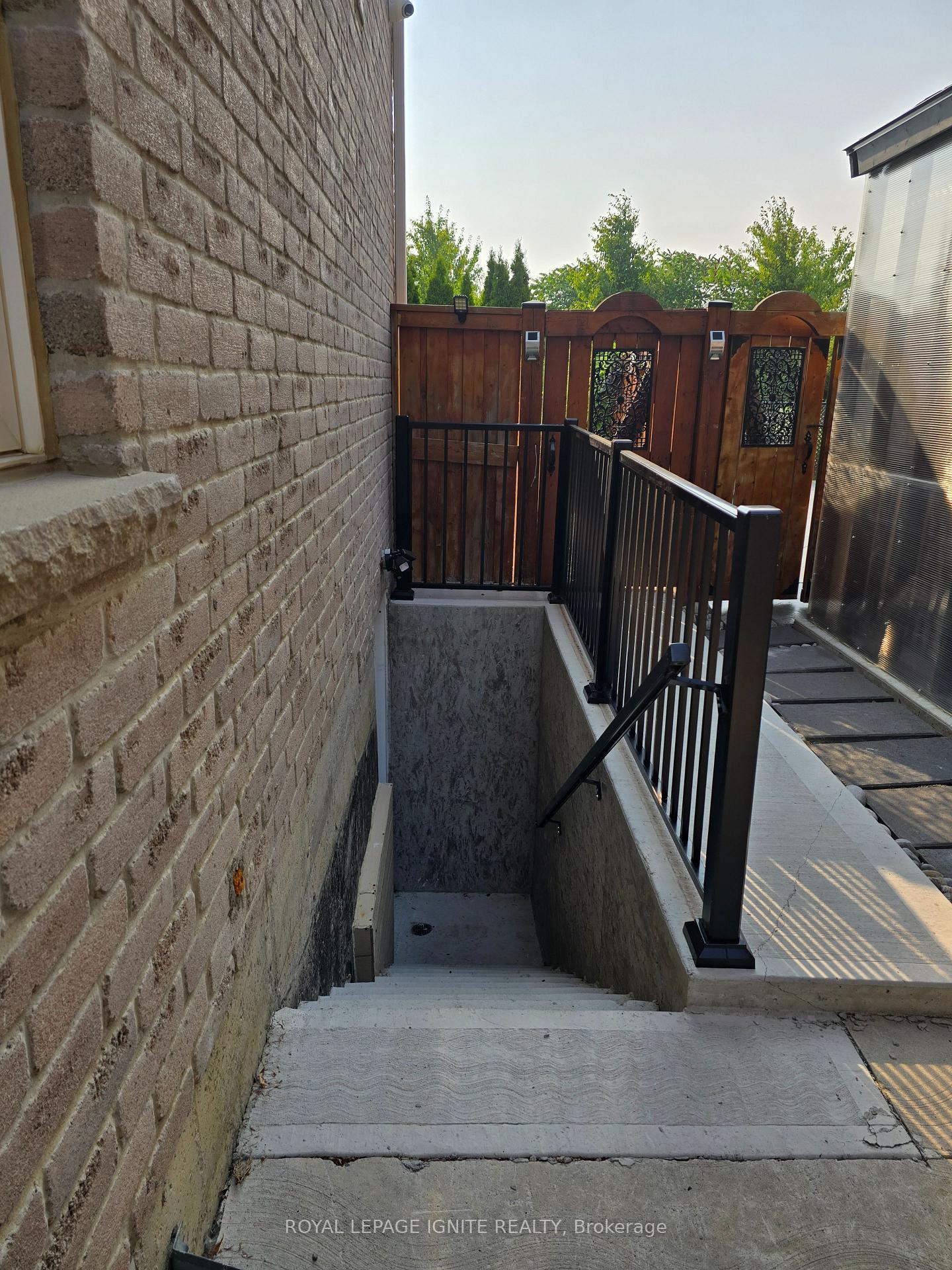 Photo 5 of Unit Bsmt, 7 Twistleton Street, Caledon, Rural Caledon — HOMEH
