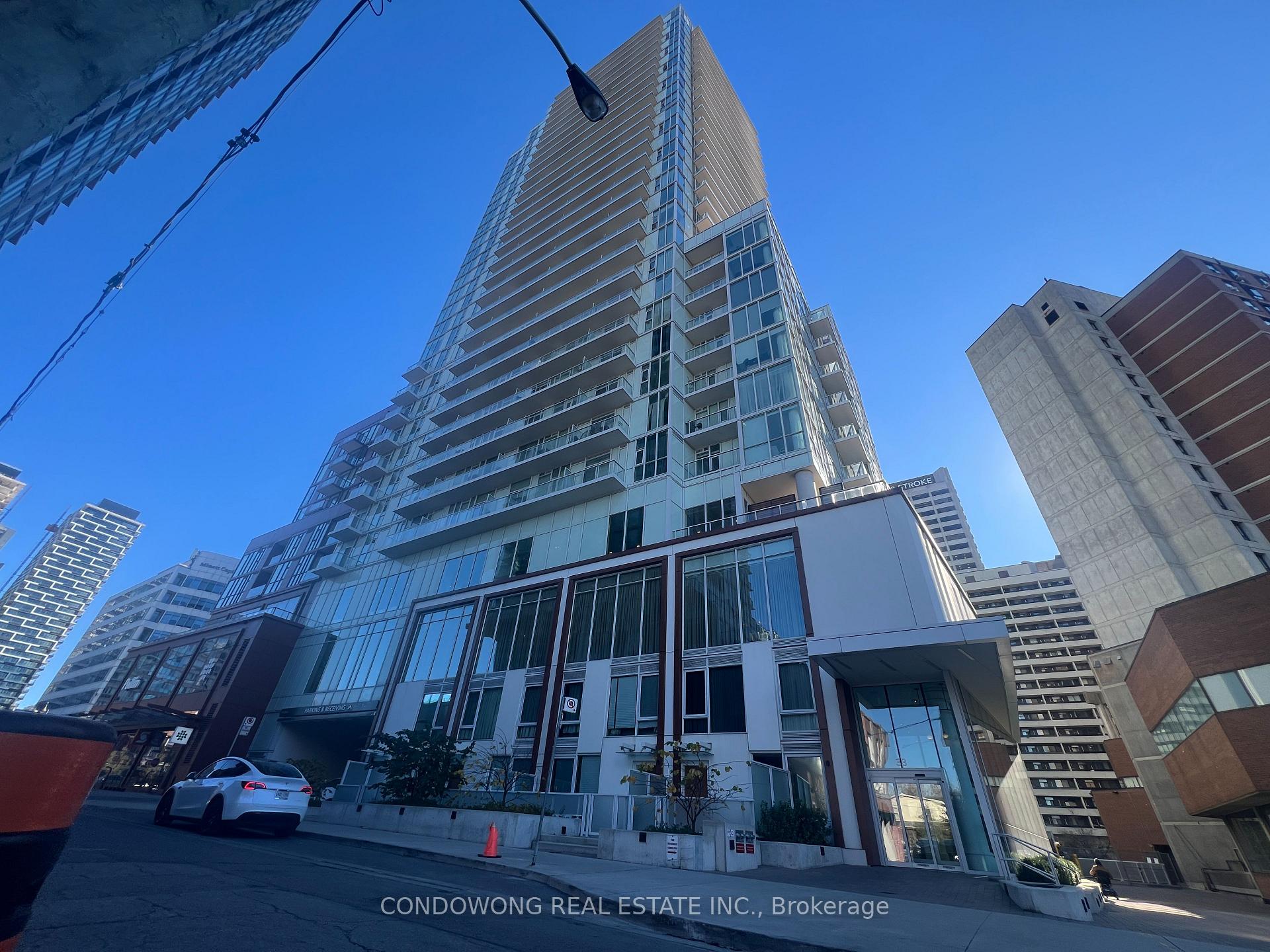 Front of Unit 1111, 33 Helendale Avenue