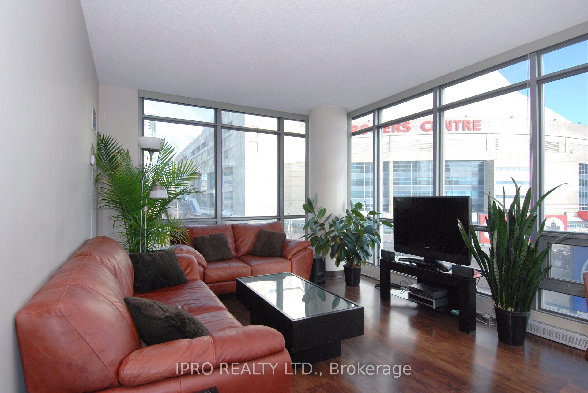 Photo 5 of Unit 310, 5 Mariner Terrace, Toronto, Waterfront Communities — HOMEH