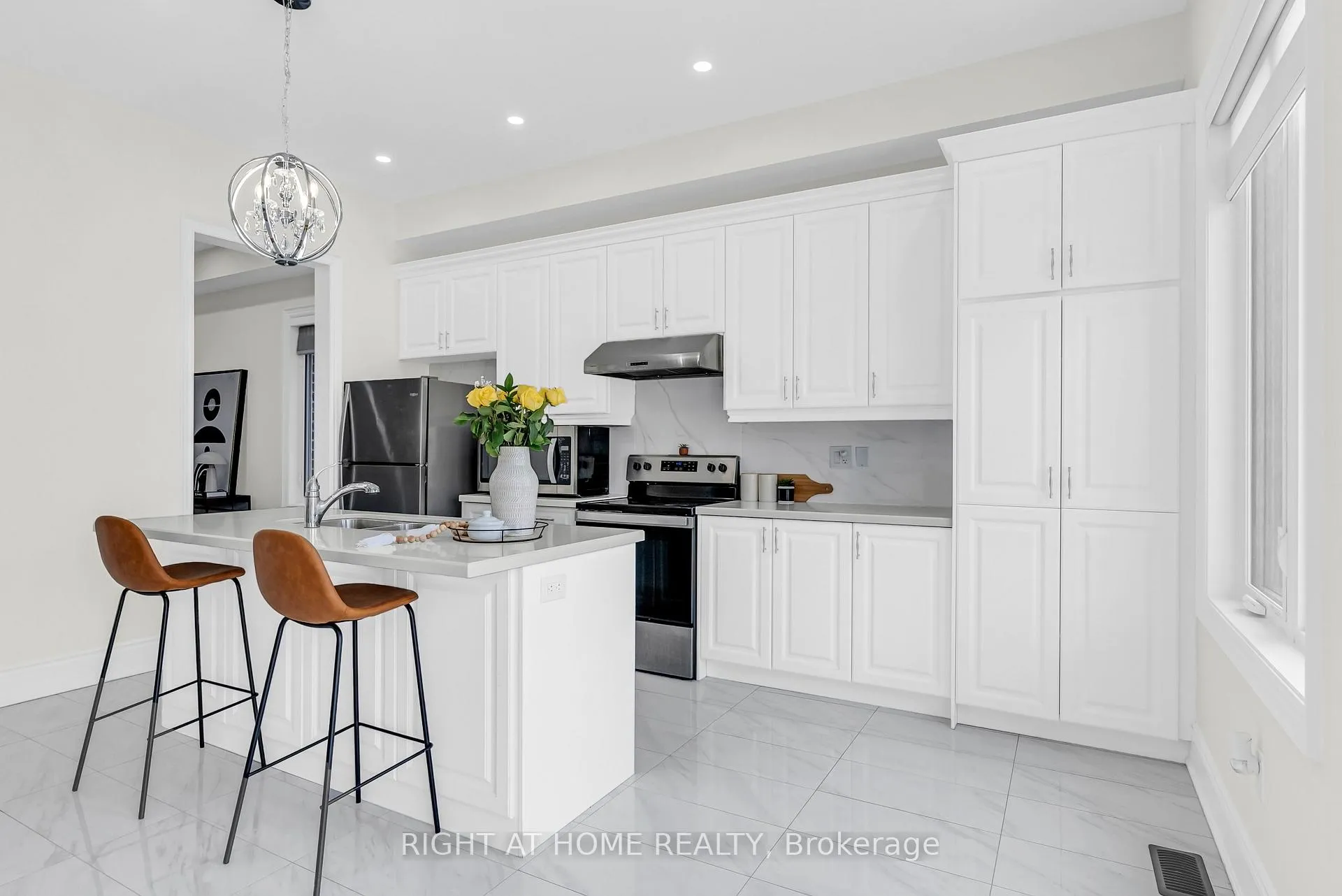 Photo 13 of 62 Dotchson Avenue, Caledon, Rural Caledon — HOMEH