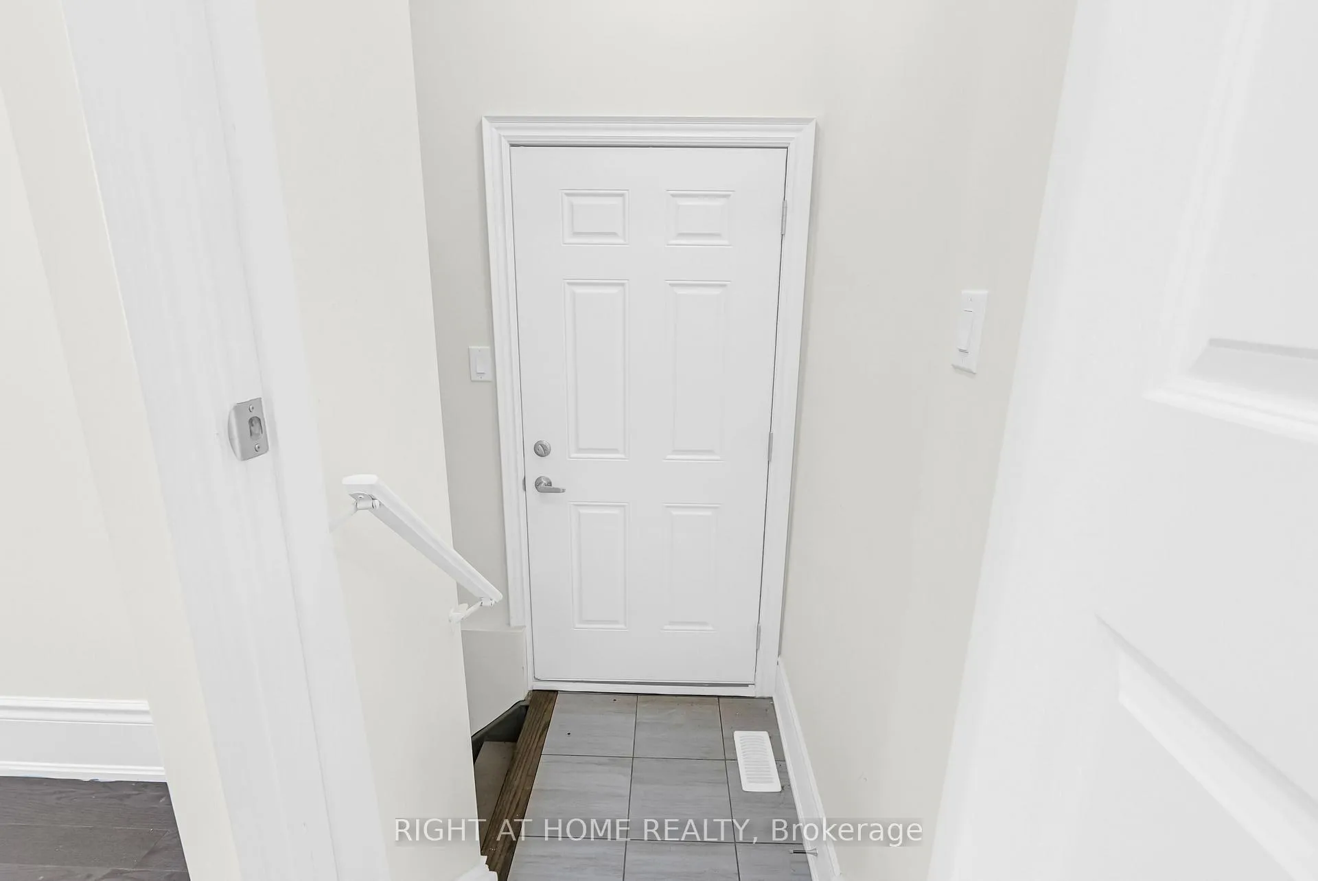 Photo 36 of 62 Dotchson Avenue, Caledon, Rural Caledon — HOMEH