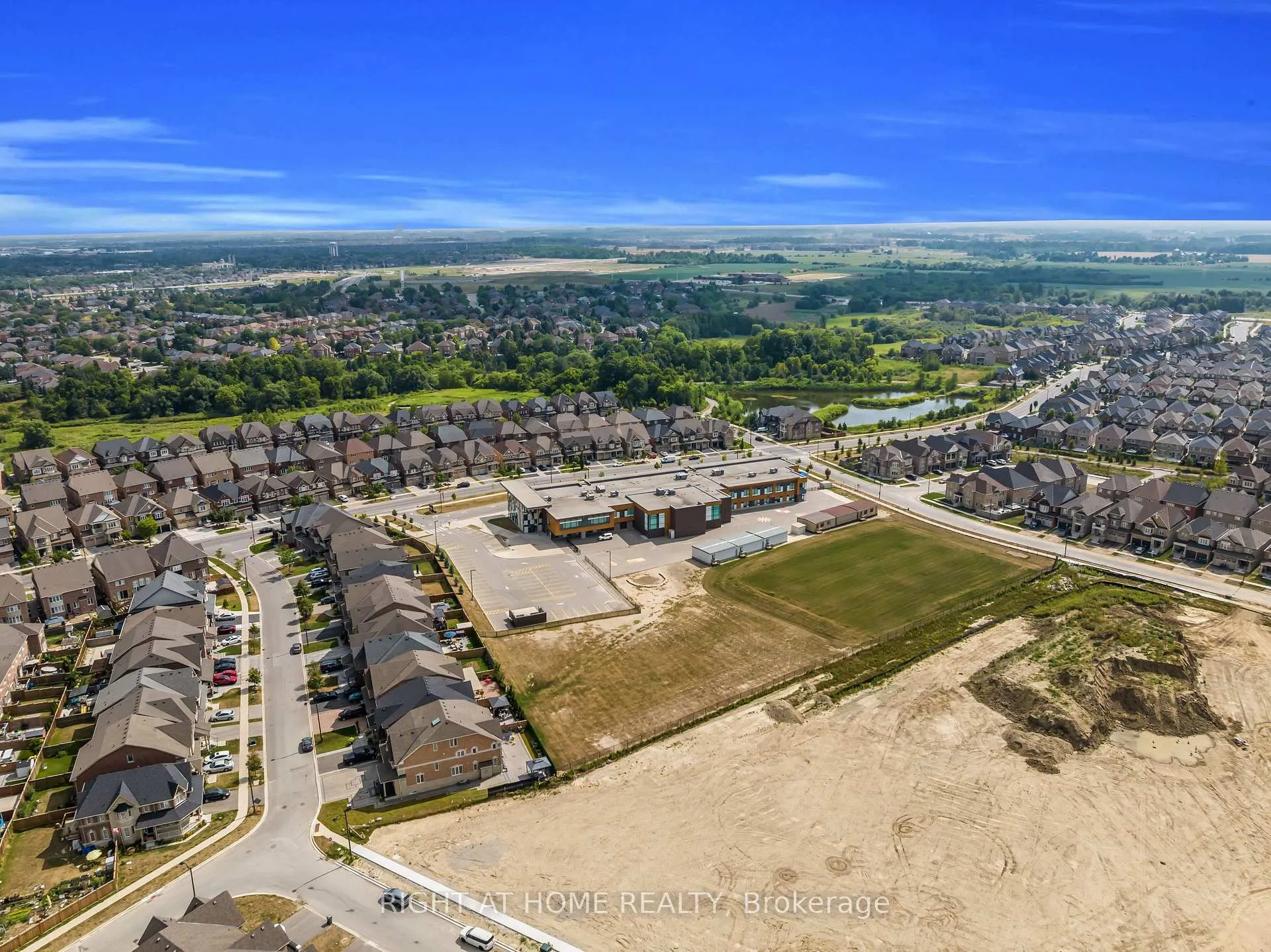 Photo 37 of 62 Dotchson Avenue, Caledon, Rural Caledon — HOMEH
