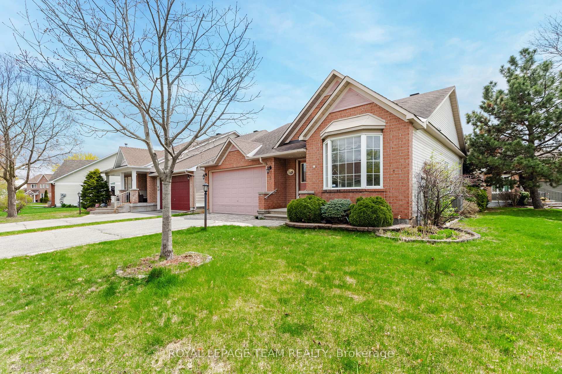 Photo 2 of 8 Windchime Crescent, Ottawa, Barrhaven East — HOMEH