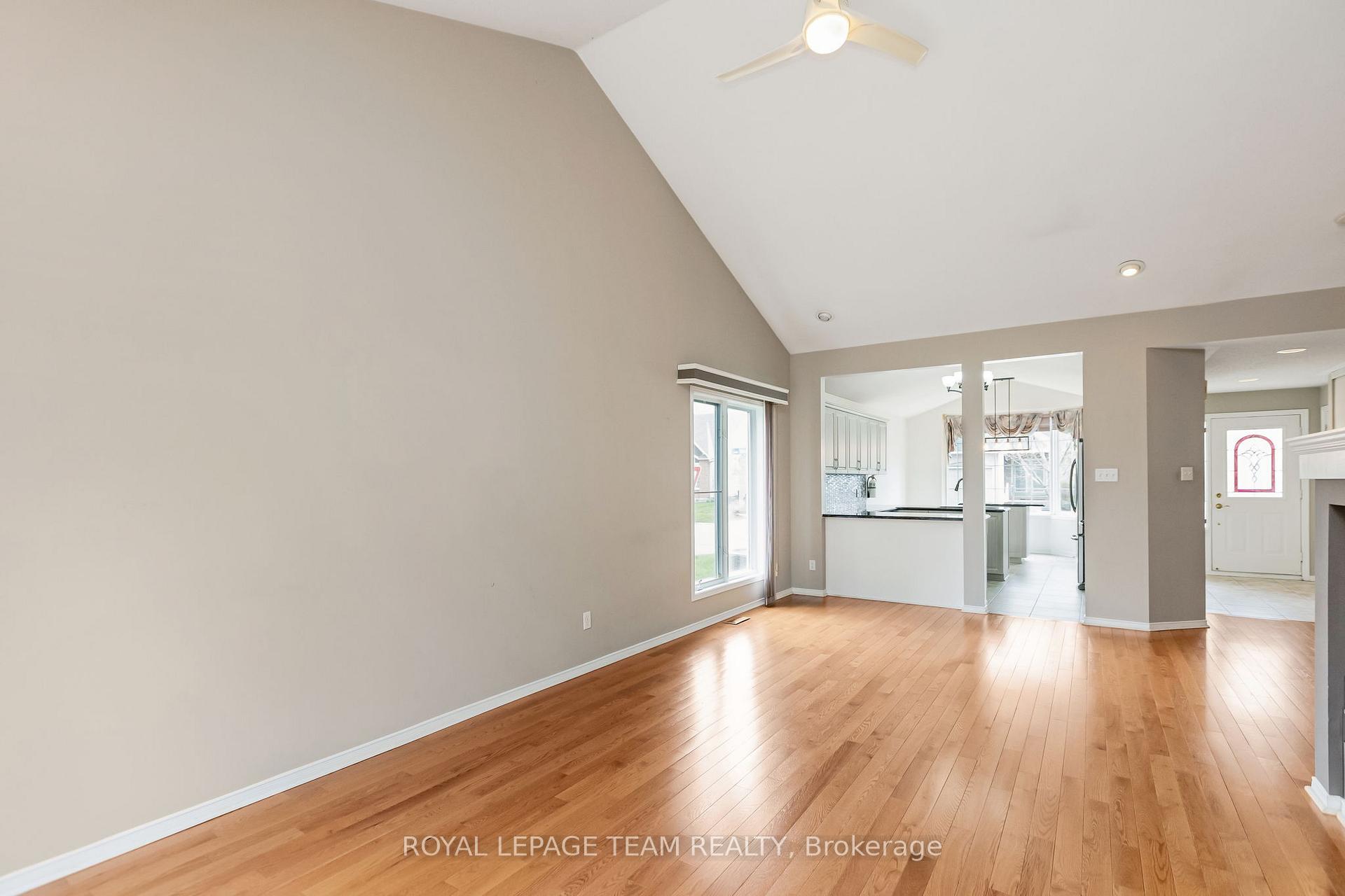 Photo 10 of 8 Windchime Crescent, Ottawa, Barrhaven East — HOMEH