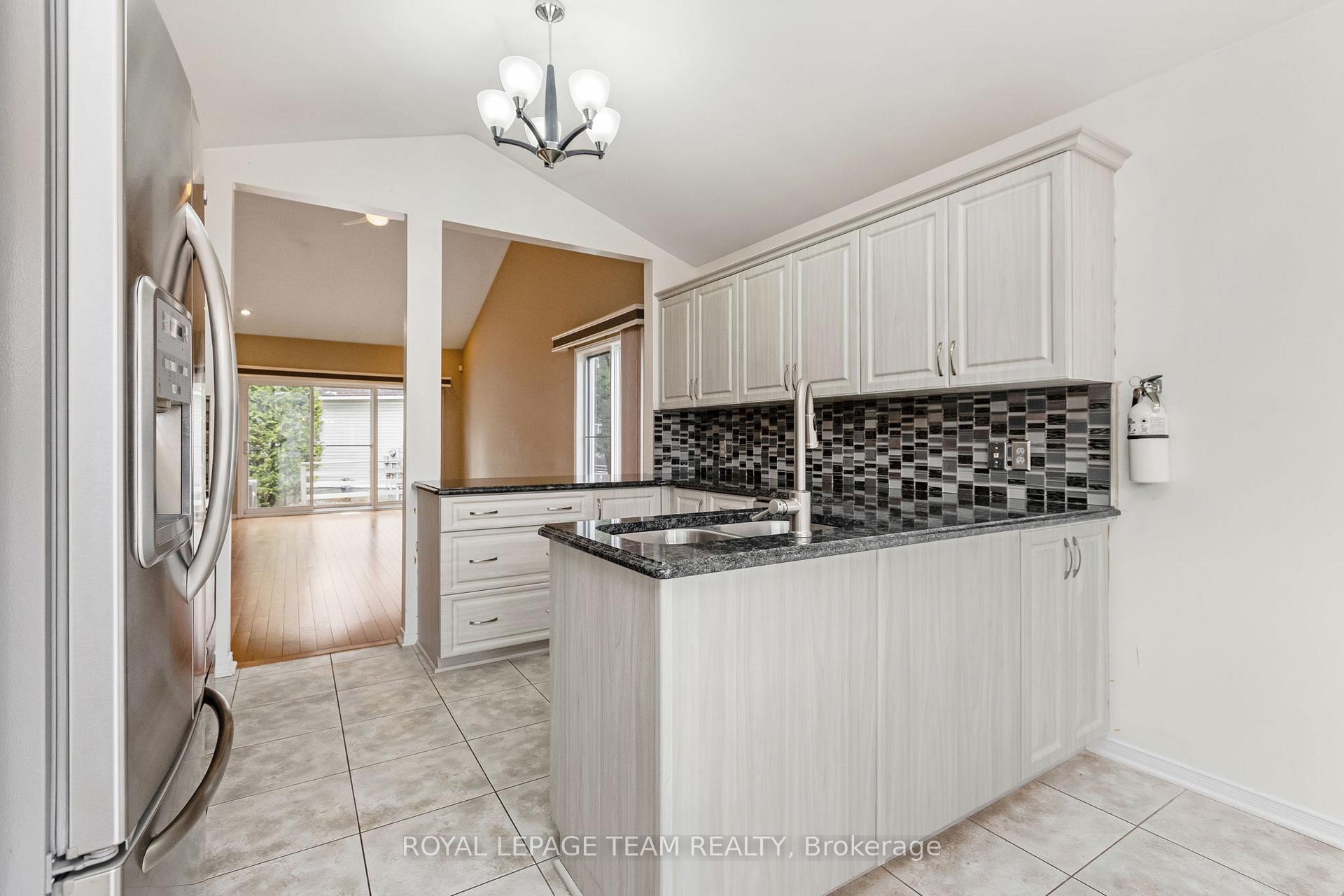 Photo 17 of 8 Windchime Crescent, Ottawa, Barrhaven East — HOMEH