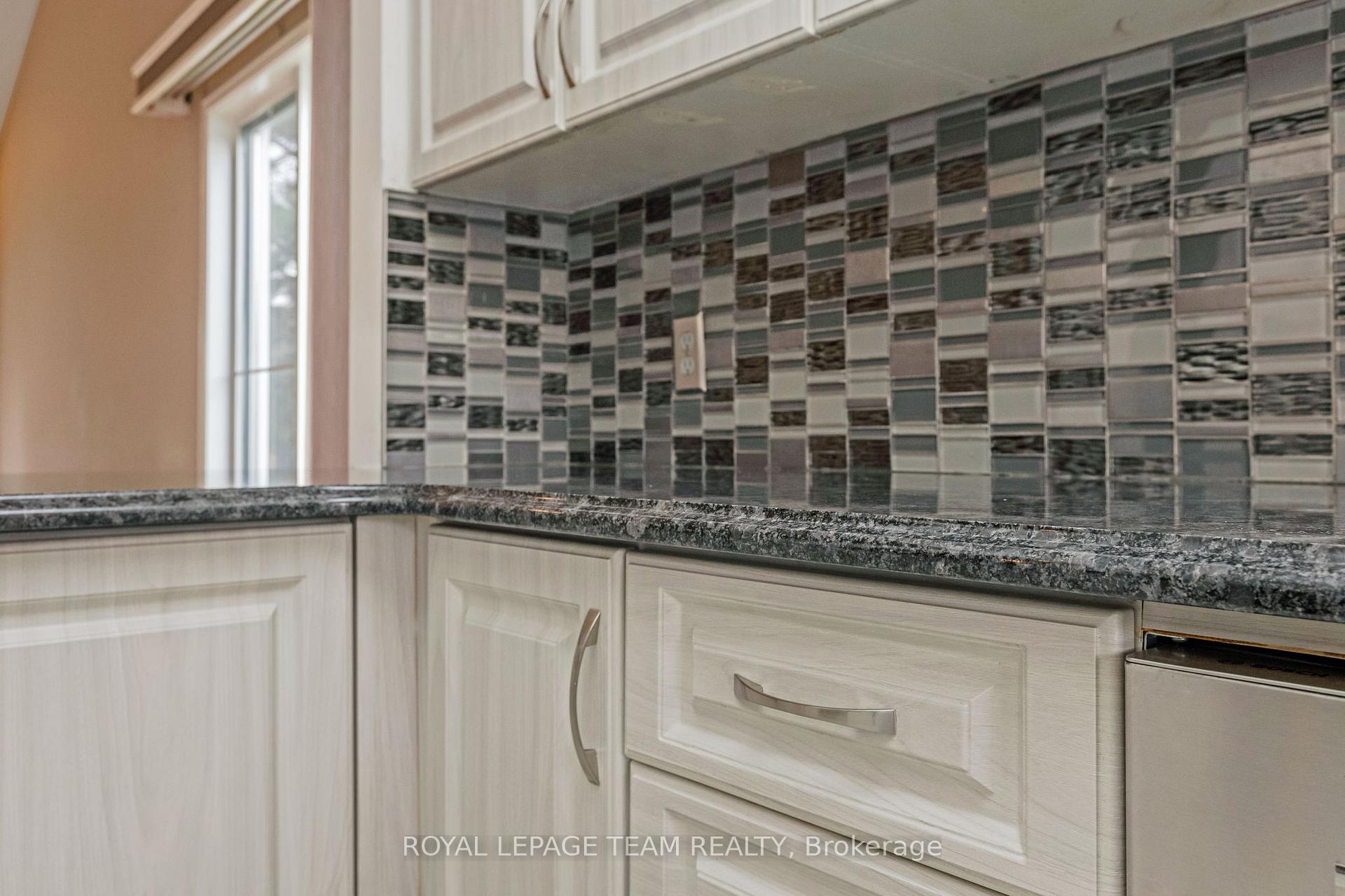 Photo 16 of 8 Windchime Crescent, Ottawa, Barrhaven East — HOMEH