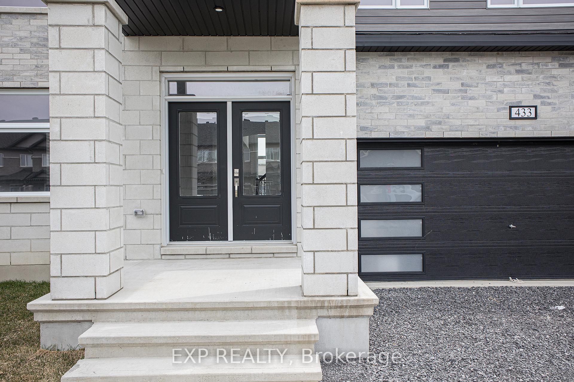 Photo 3 of 433 Fleet Canuck Private, Ottawa, Huntley Ward (South East) — HOMEH