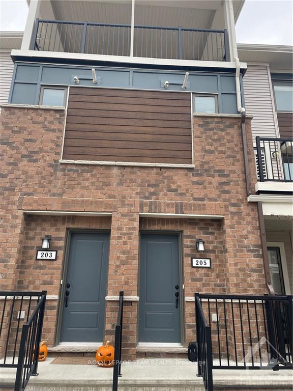 Front of 205 Zenith