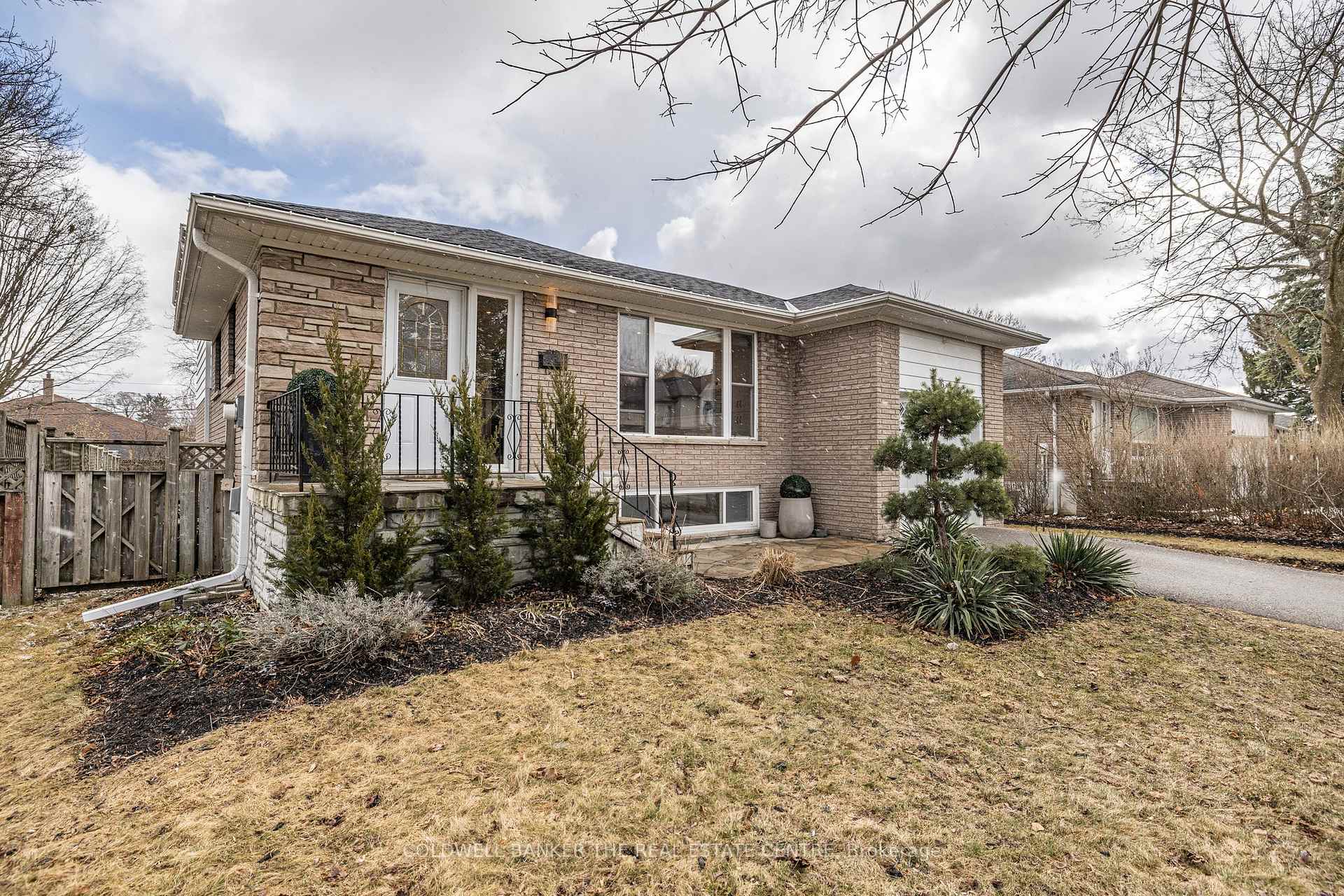 Photo 3 of 6 Boulding Drive, Aurora, Aurora Heights — HOMEH