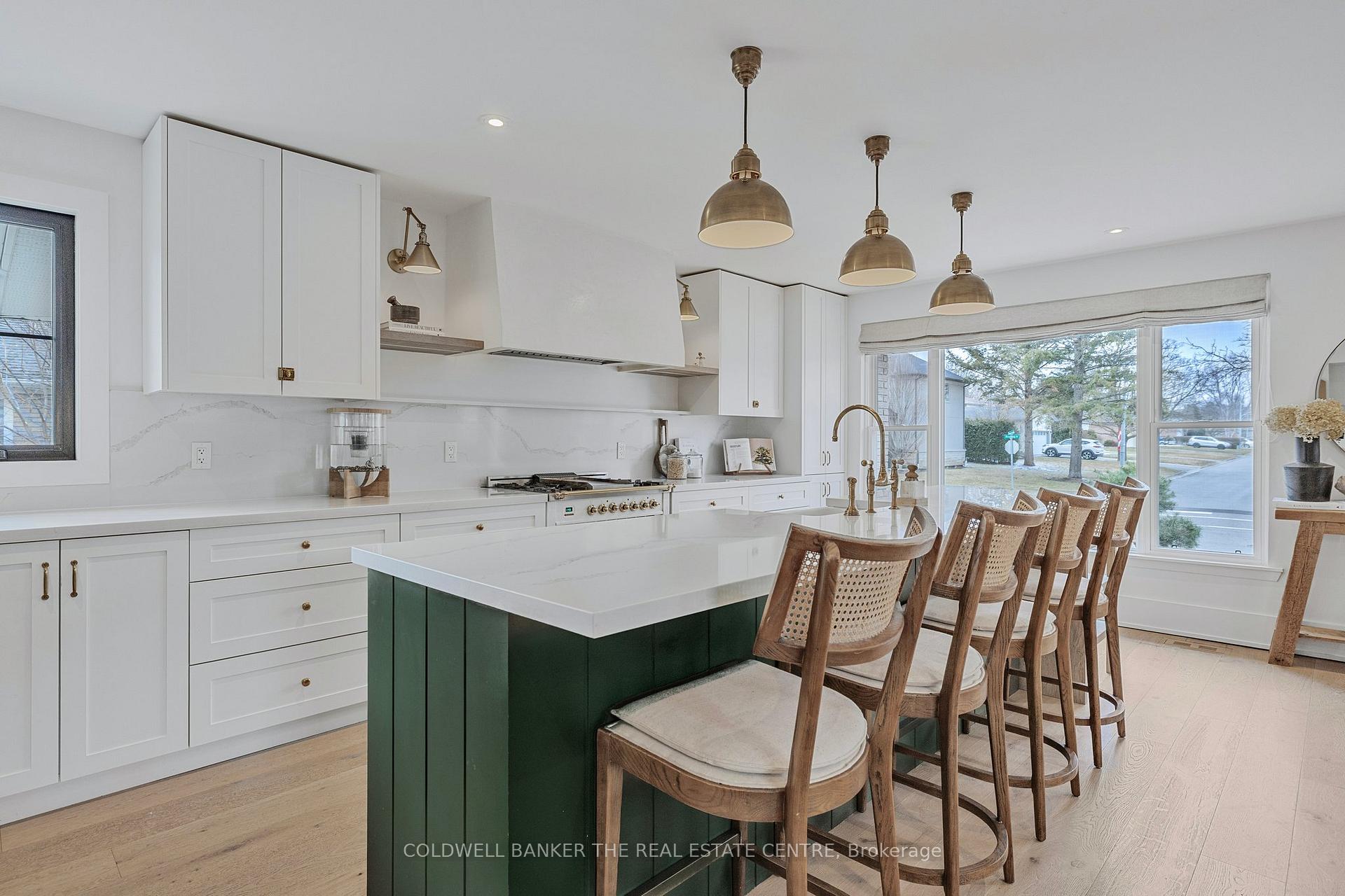 Photo 10 of 6 Boulding Drive, Aurora, Aurora Heights — HOMEH