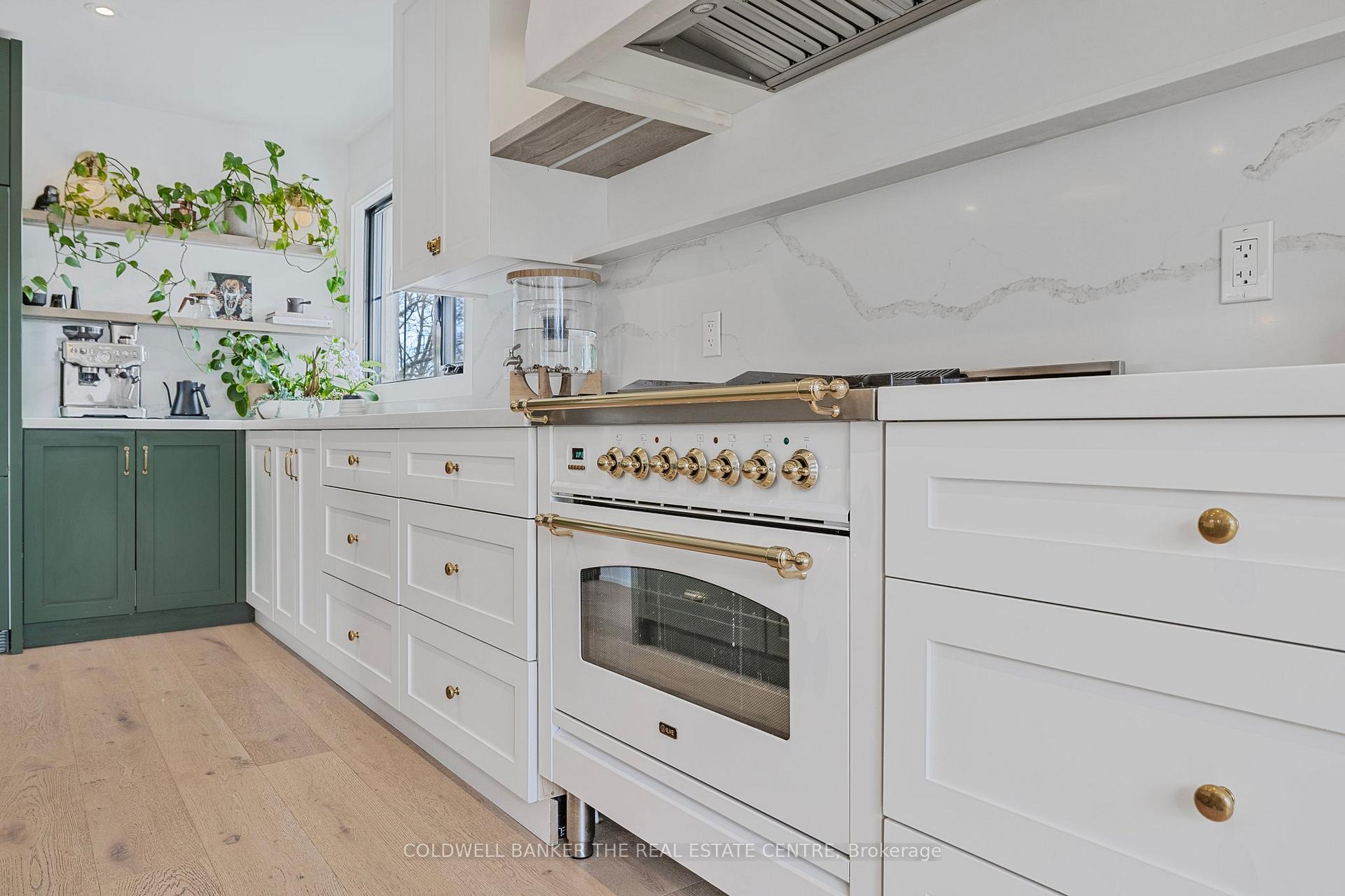Photo 9 of 6 Boulding Drive, Aurora, Aurora Heights — HOMEH