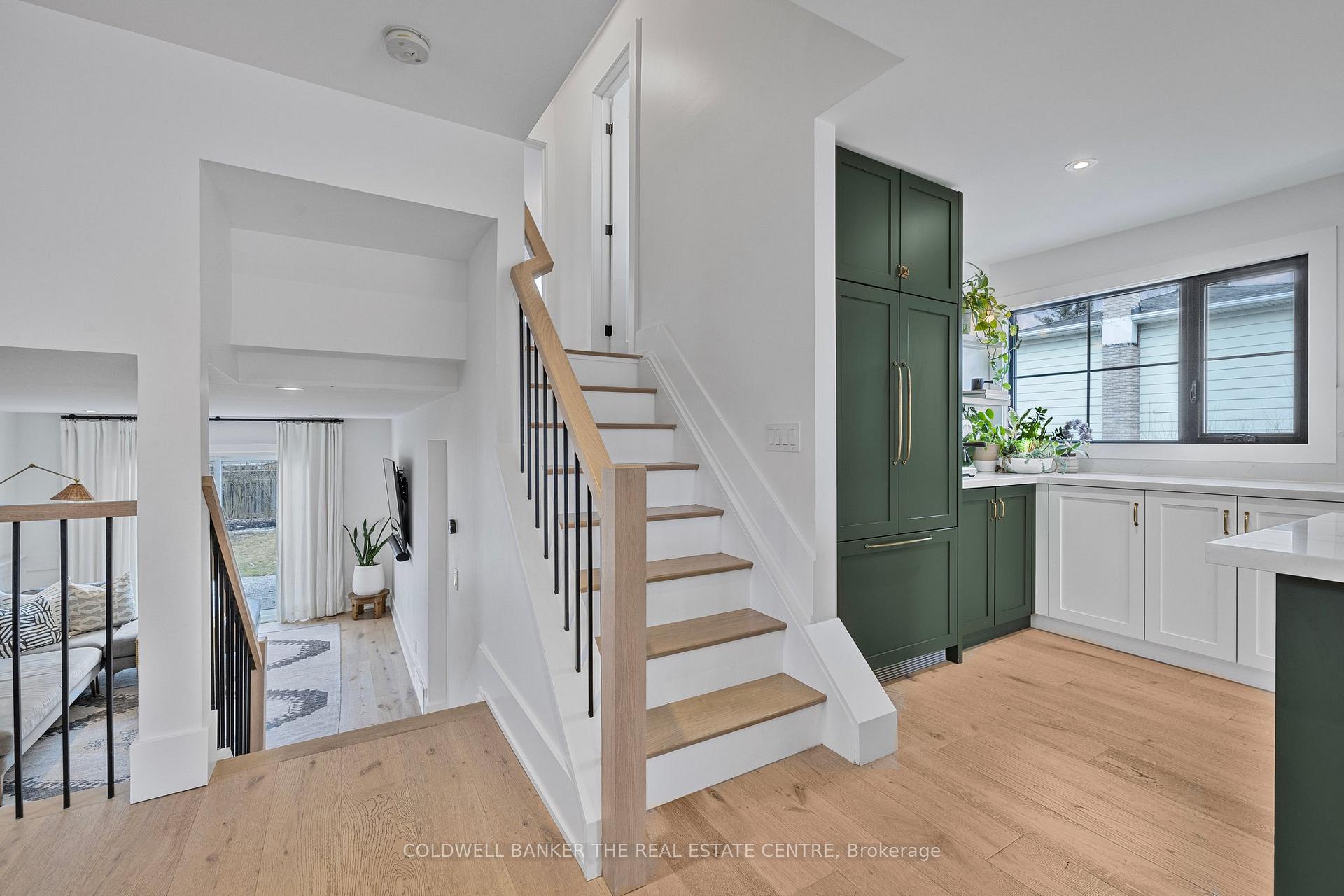 Photo 14 of 6 Boulding Drive, Aurora, Aurora Heights — HOMEH