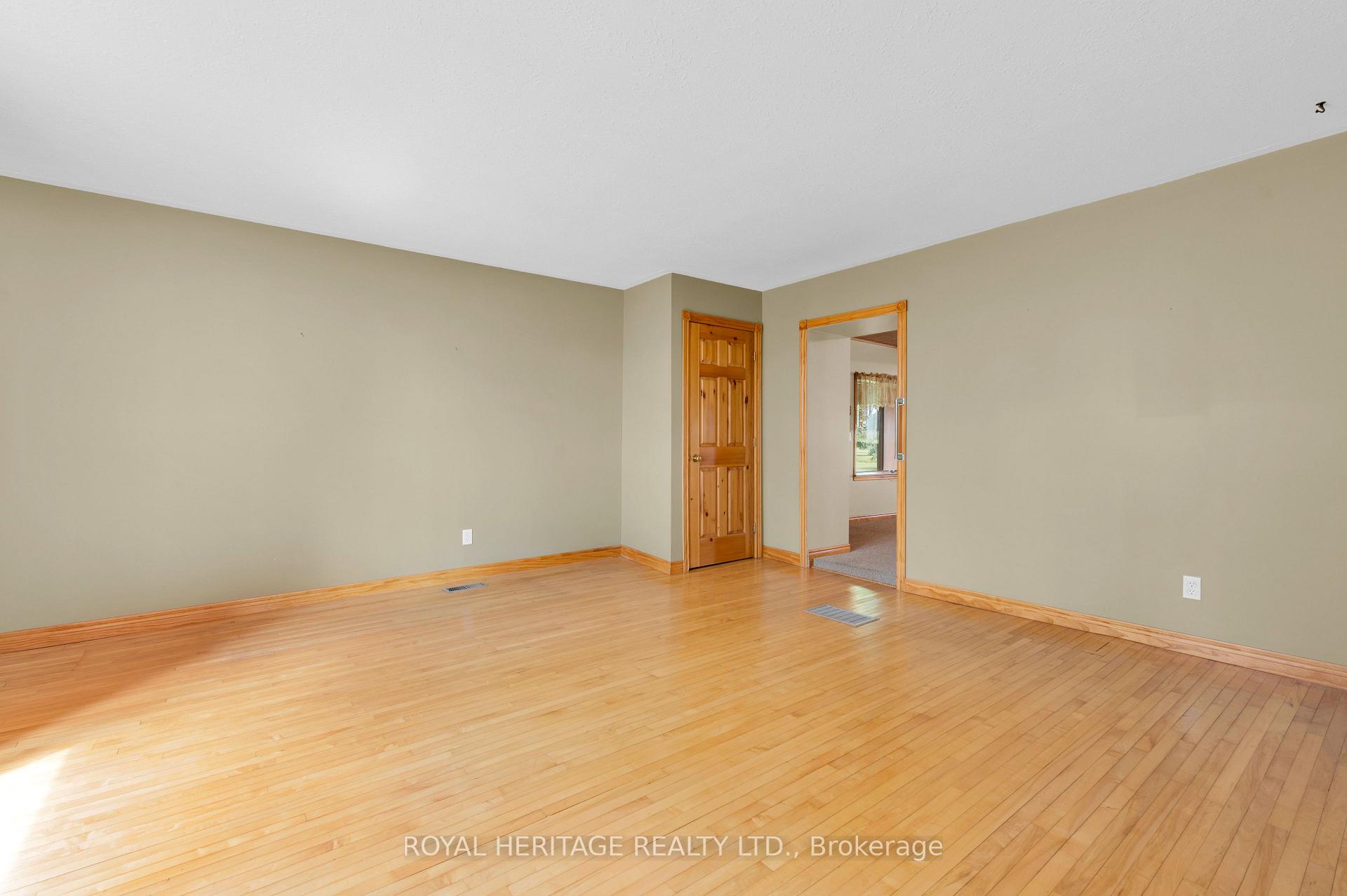 Photo 13 of 341 Casey Road, Belleville, Thurlow Ward — HOMEH
