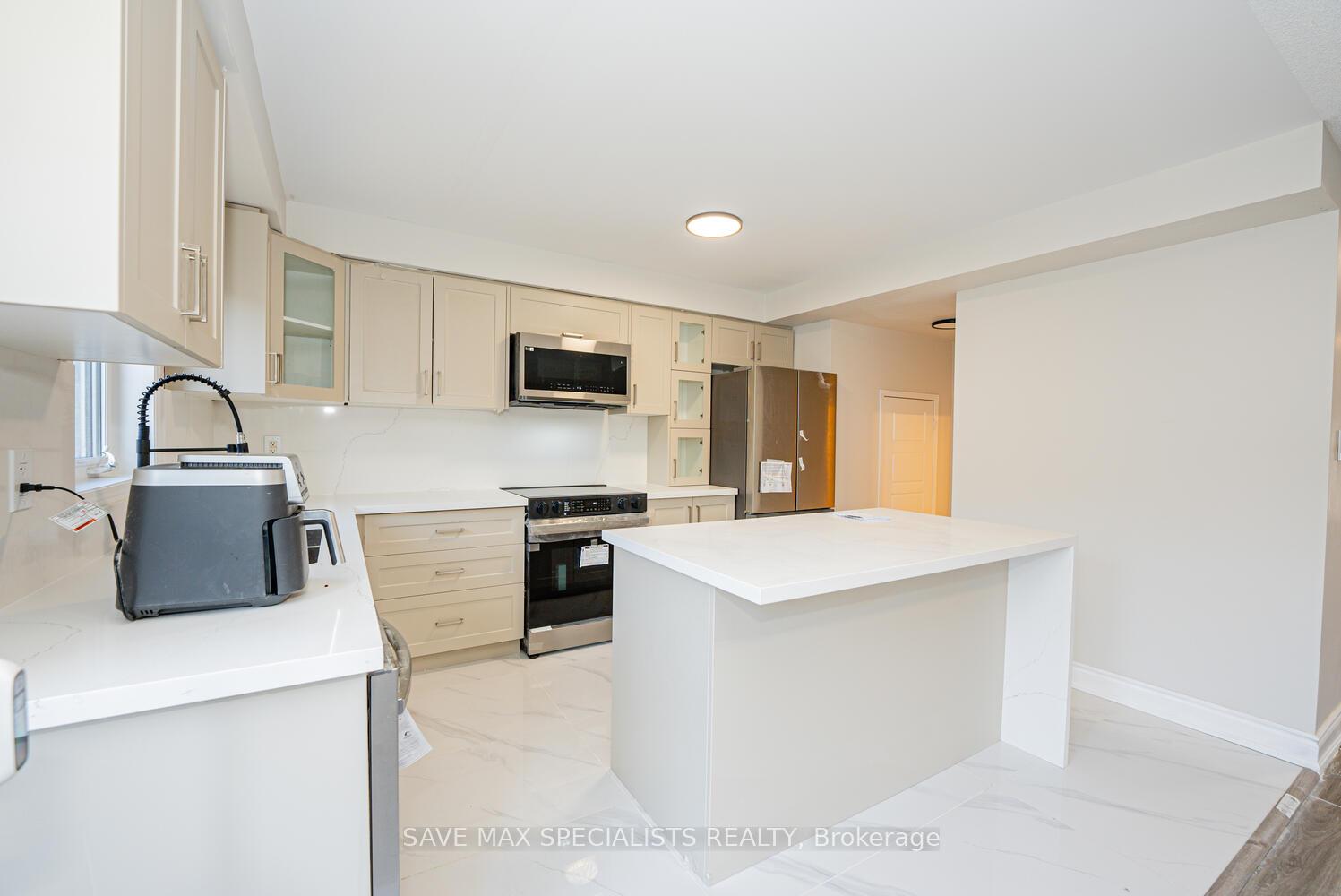 Photo 6 of 12 Bazin Road, Ajax, Central East — HOMEH