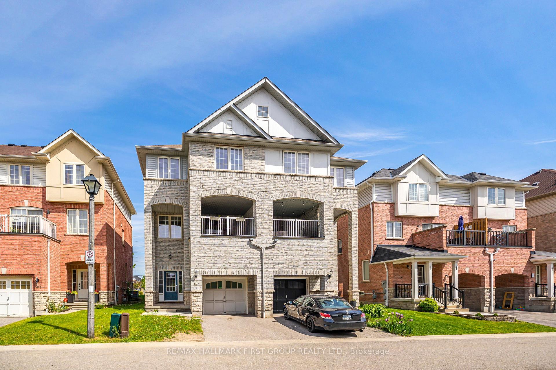 Front of 527 Rossland Road E