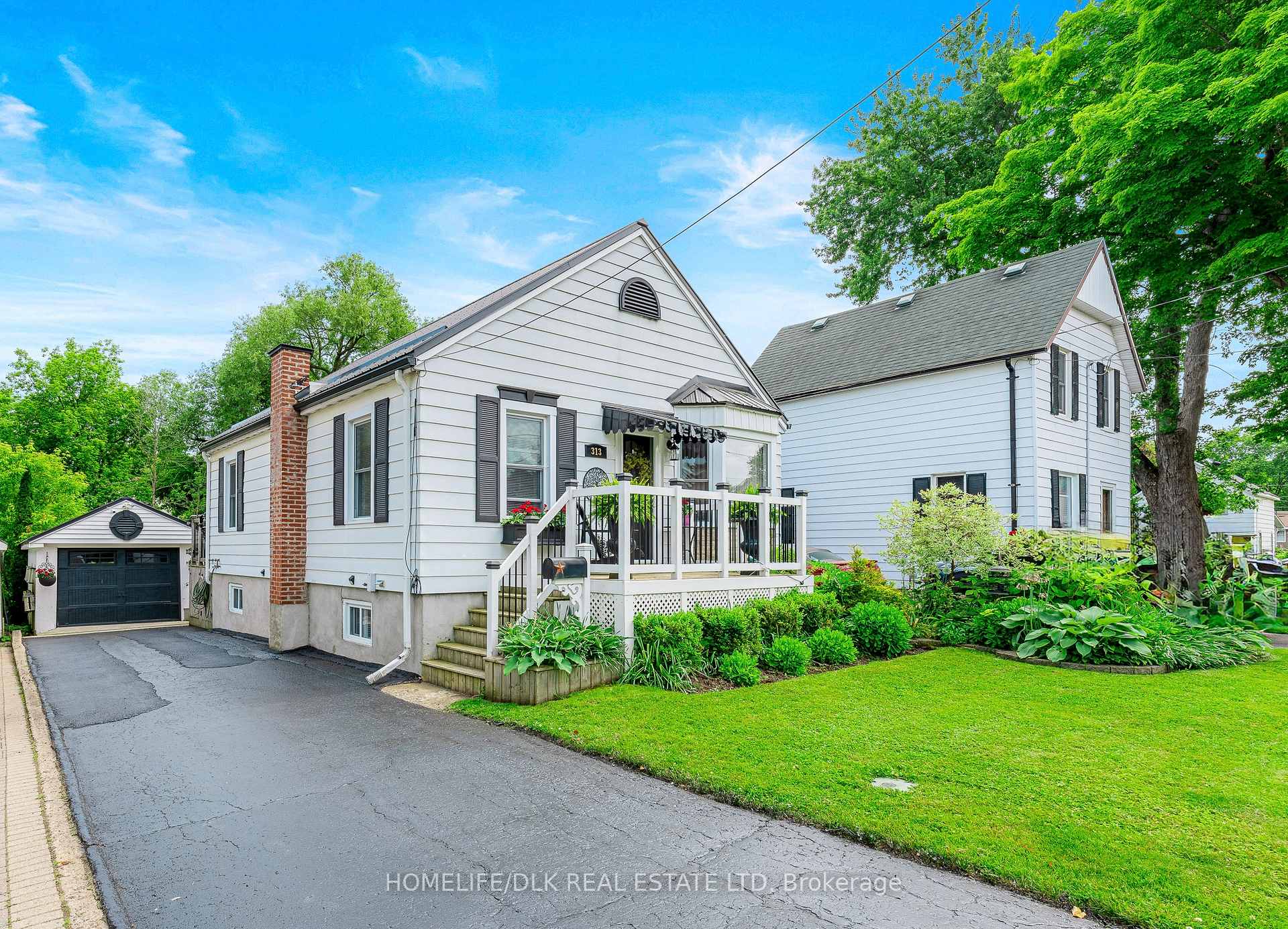 Photo 2 of 313 Pearl Street W, Brockville — HOMEH