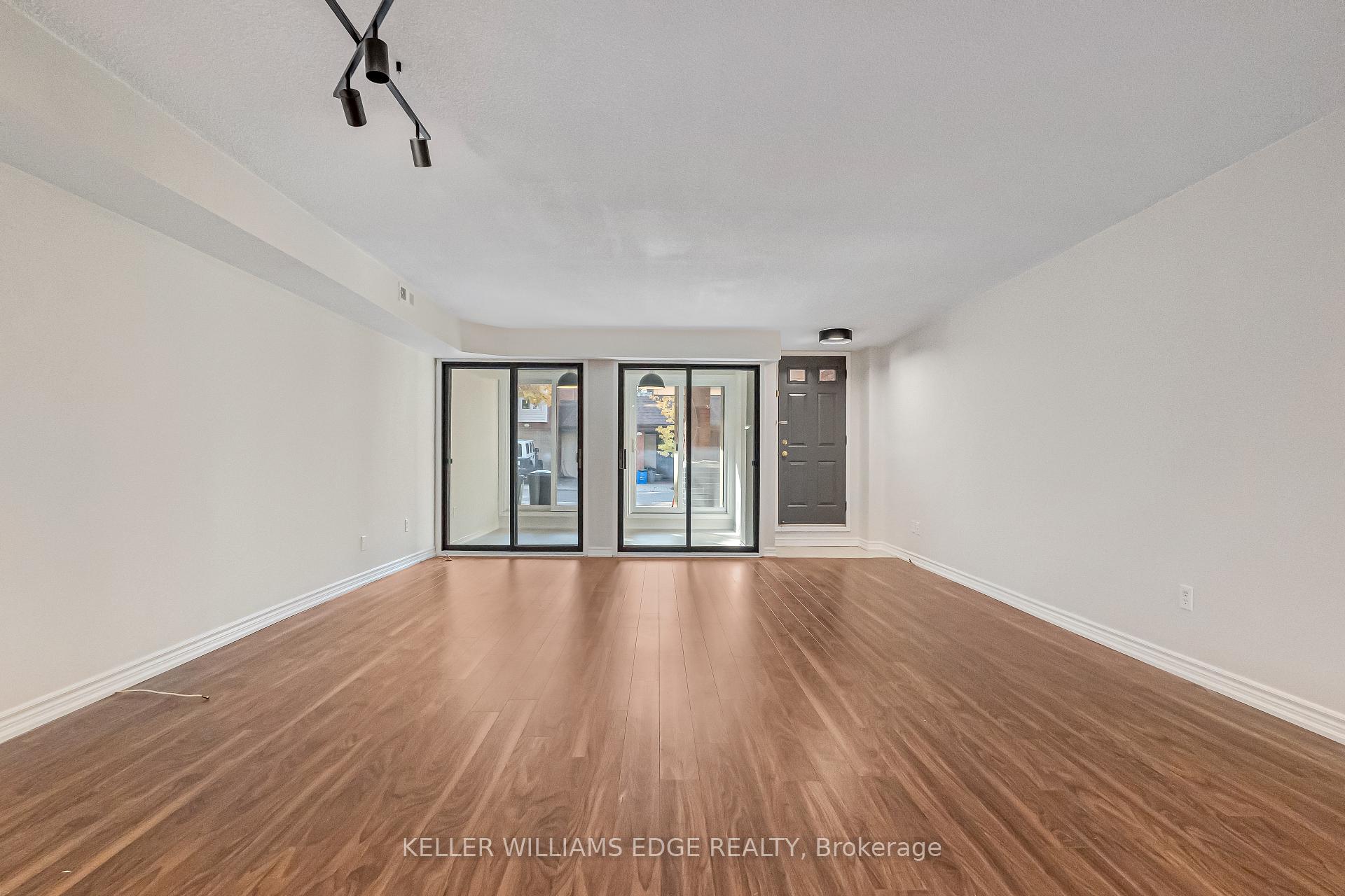 Photo 7 of Unit 422, 895 Maple Avenue, Burlington, Brant — HOMEH
