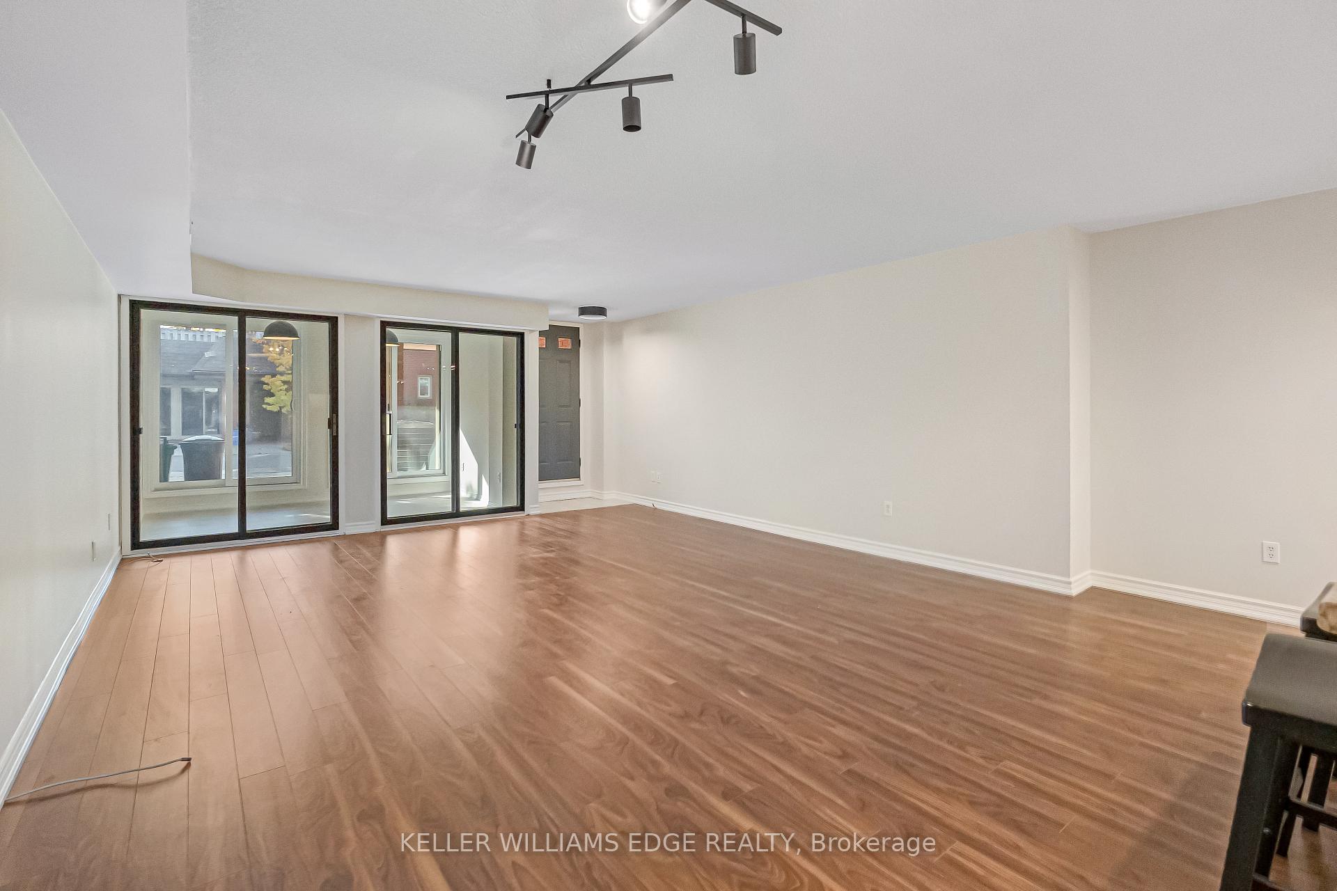 Photo 8 of Unit 422, 895 Maple Avenue, Burlington, Brant — HOMEH
