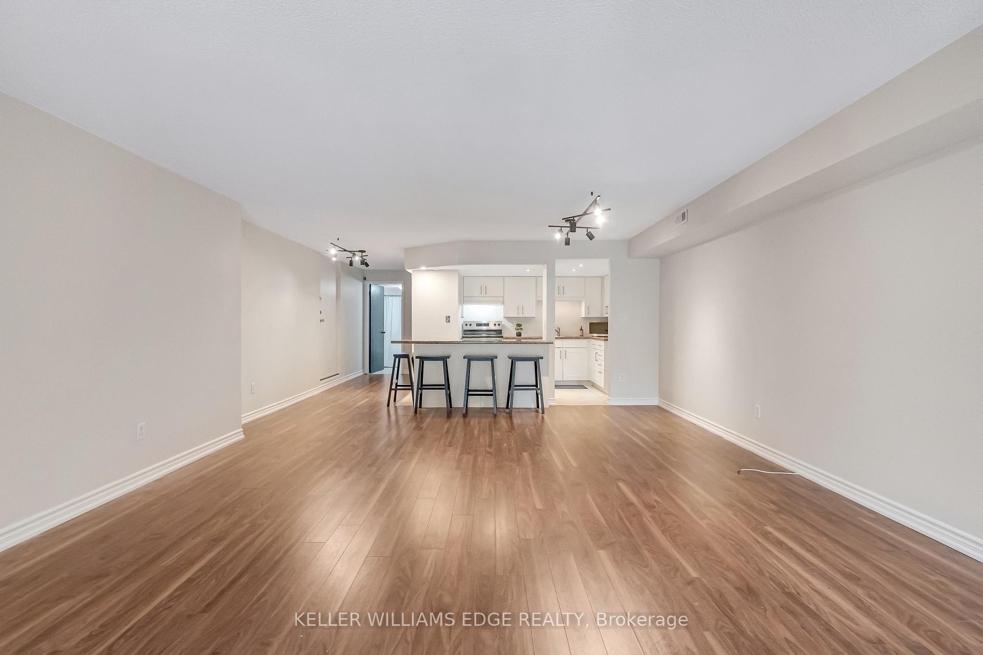 Photo 9 of Unit 422, 895 Maple Avenue, Burlington, Brant — HOMEH