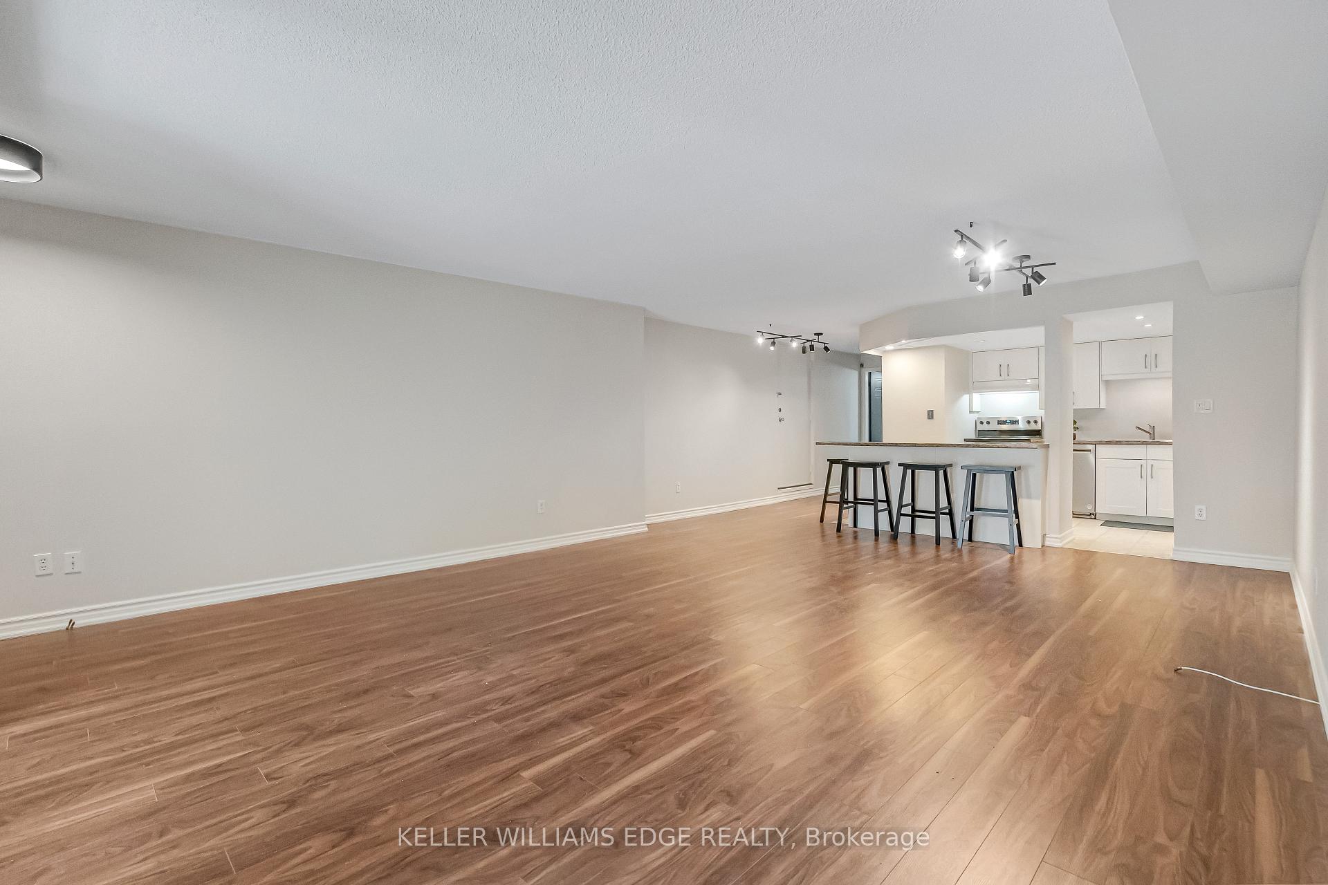 Photo 11 of Unit 422, 895 Maple Avenue, Burlington, Brant — HOMEH