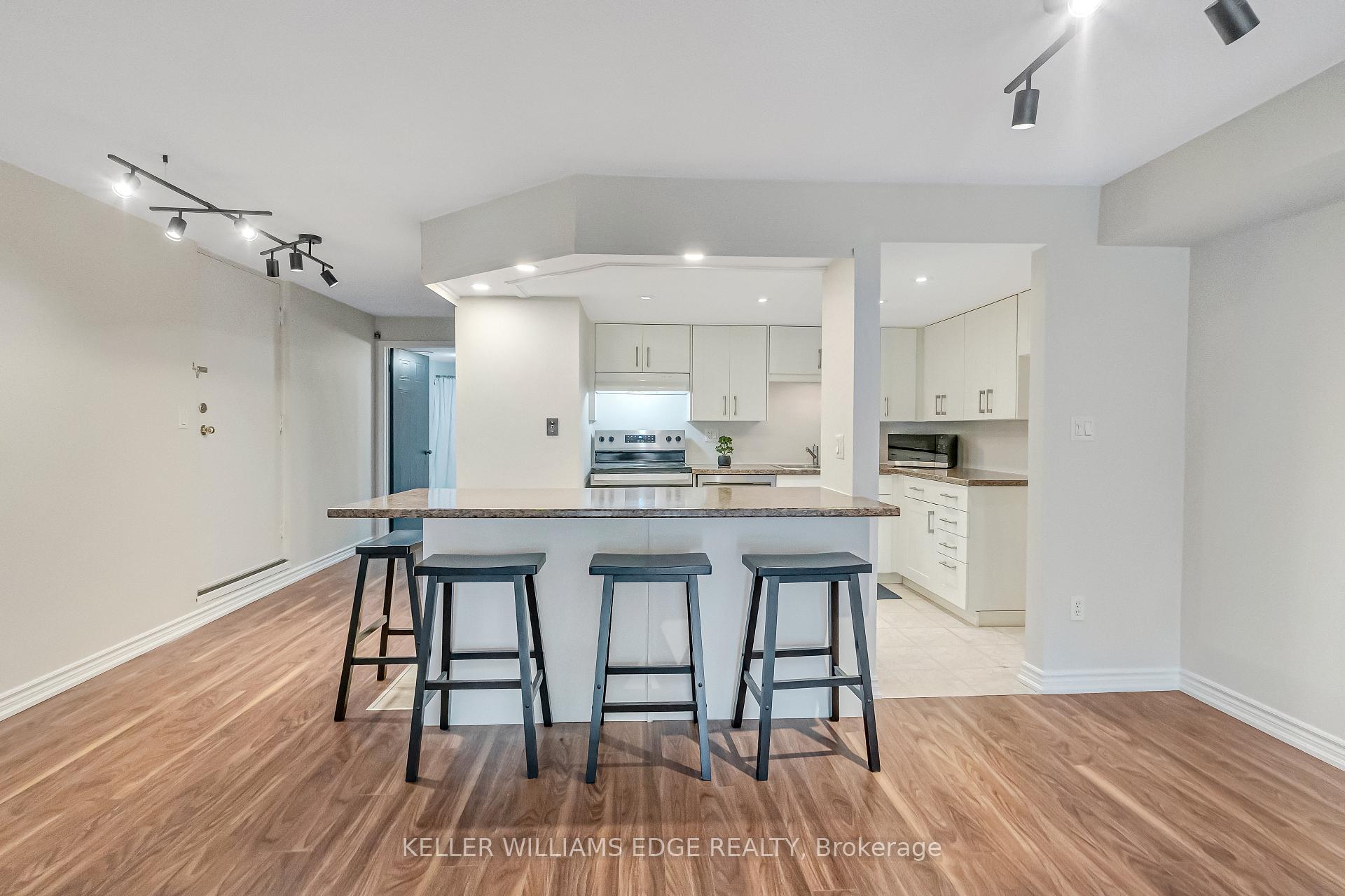 Photo 14 of Unit 422, 895 Maple Avenue, Burlington, Brant — HOMEH