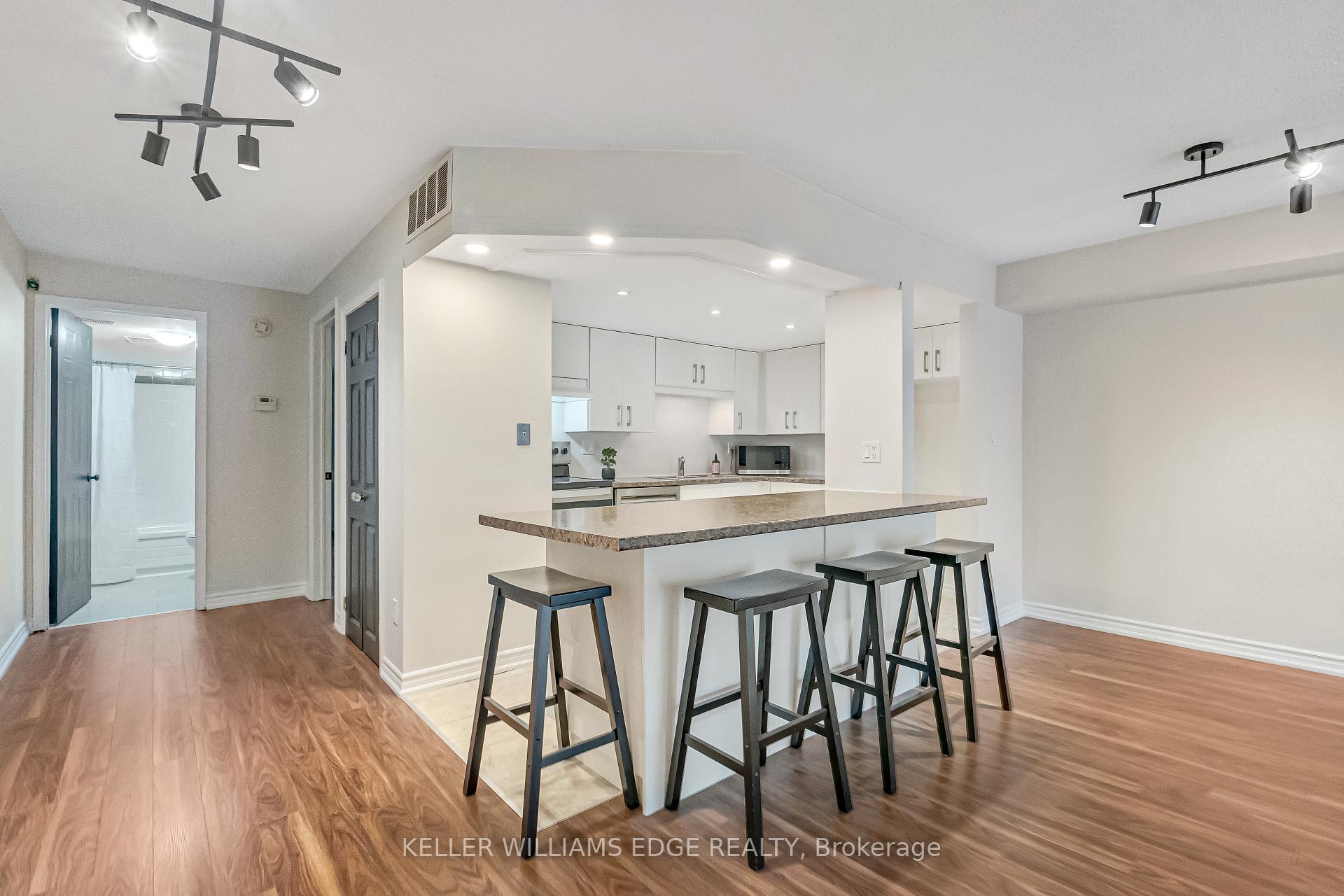 Photo 15 of Unit 422, 895 Maple Avenue, Burlington, Brant — HOMEH