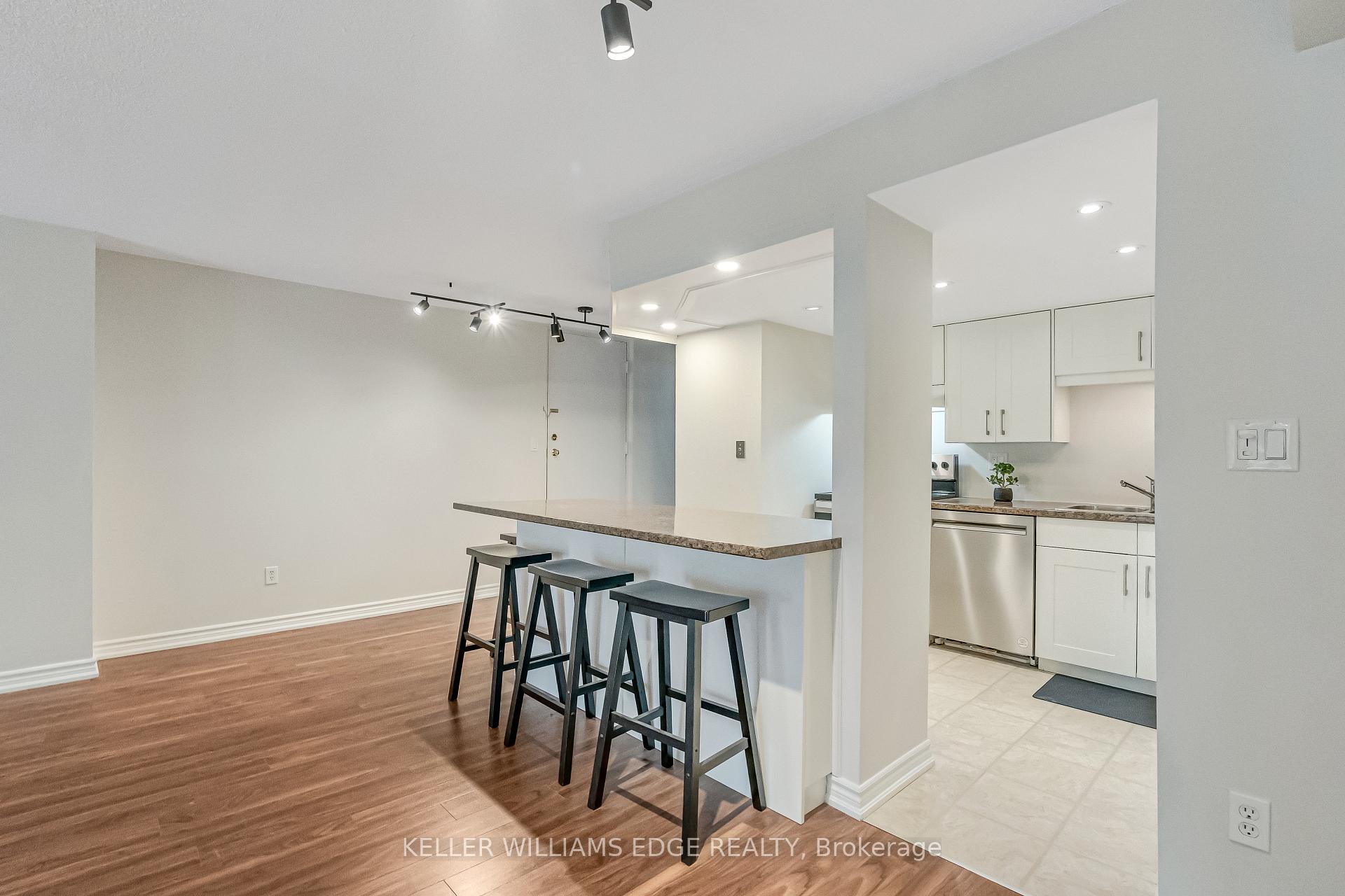 Photo 16 of Unit 422, 895 Maple Avenue, Burlington, Brant — HOMEH