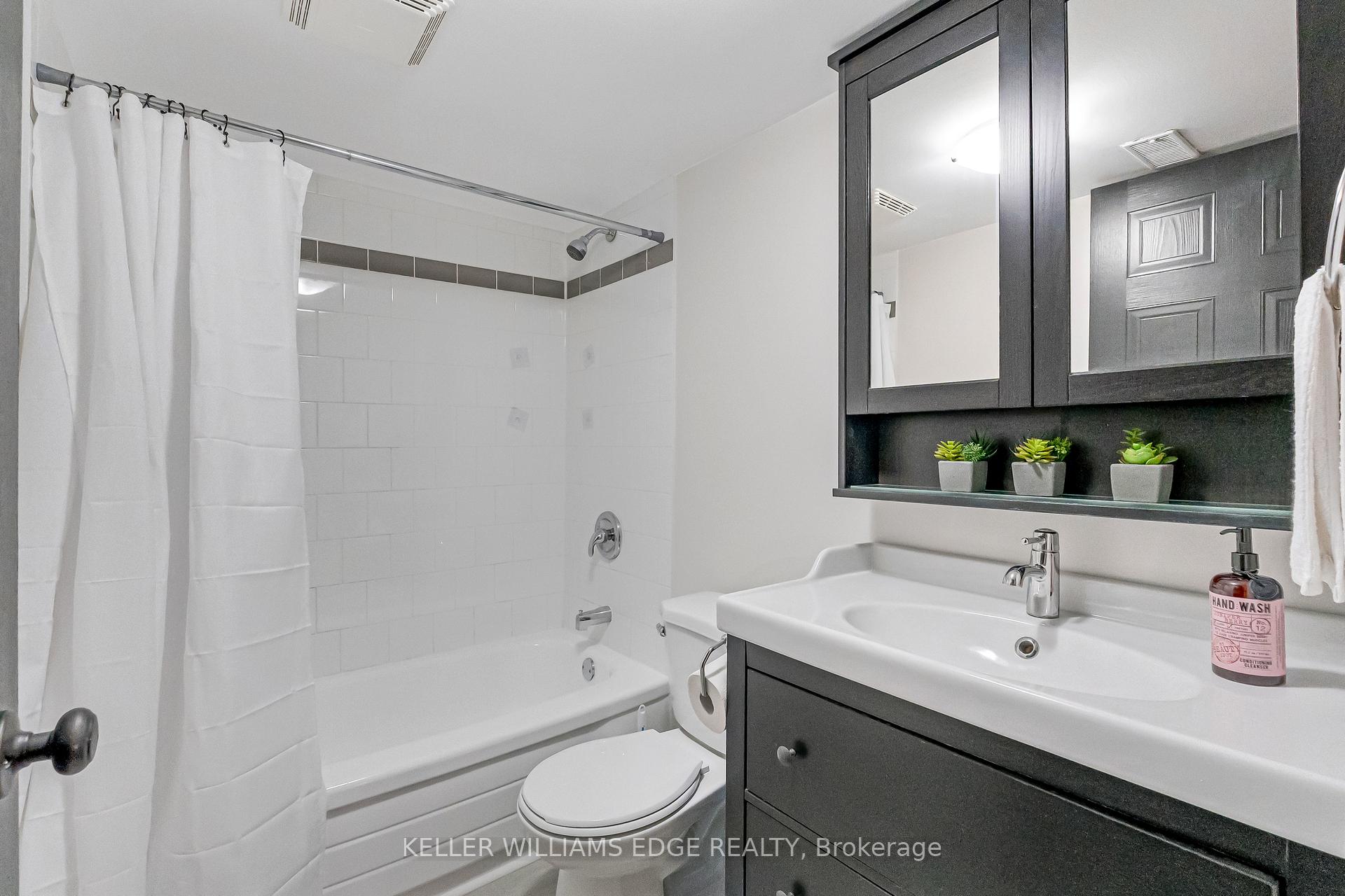 Photo 19 of Unit 422, 895 Maple Avenue, Burlington, Brant — HOMEH