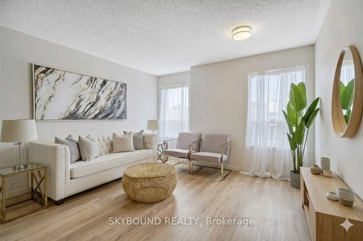 Photo 3 of 35 Sunrise Drive, Markham, Milliken Mills East — HOMEH