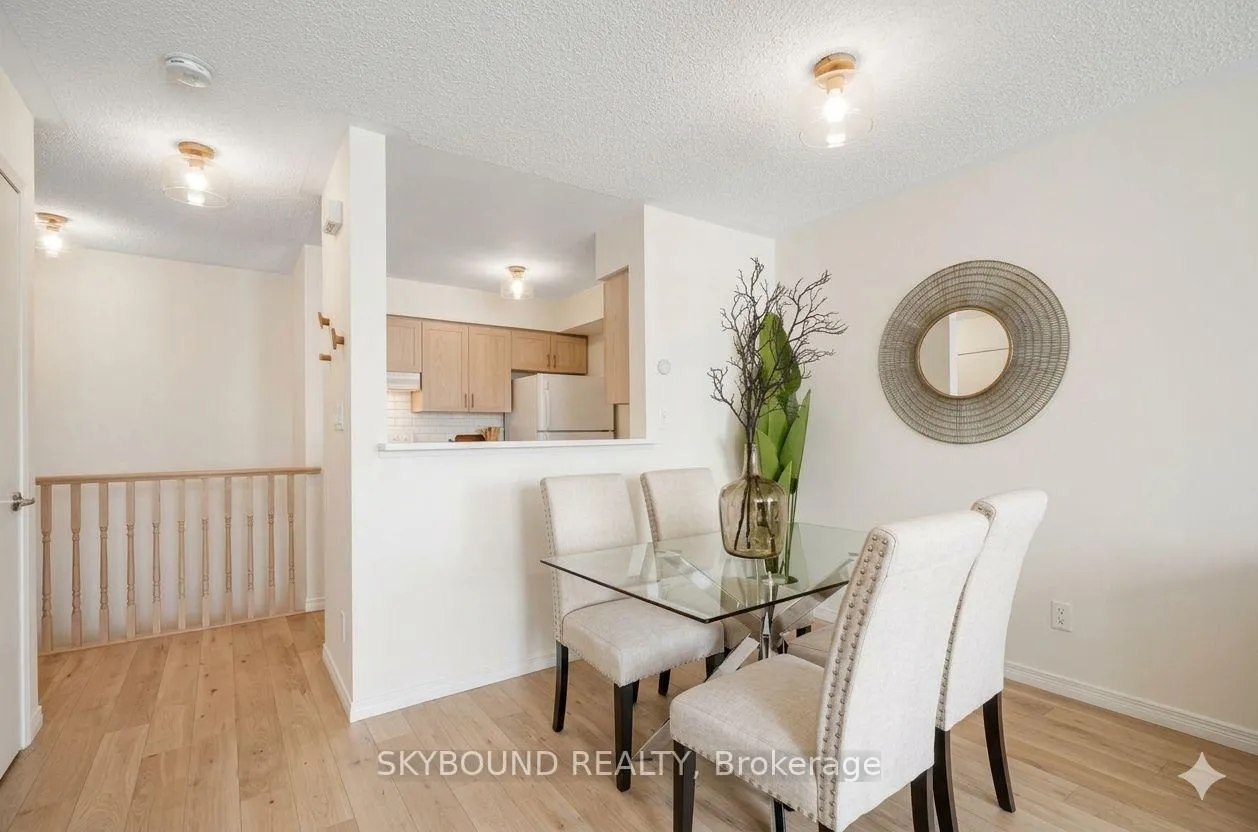 Photo 5 of 35 Sunrise Drive, Markham, Milliken Mills East — HOMEH