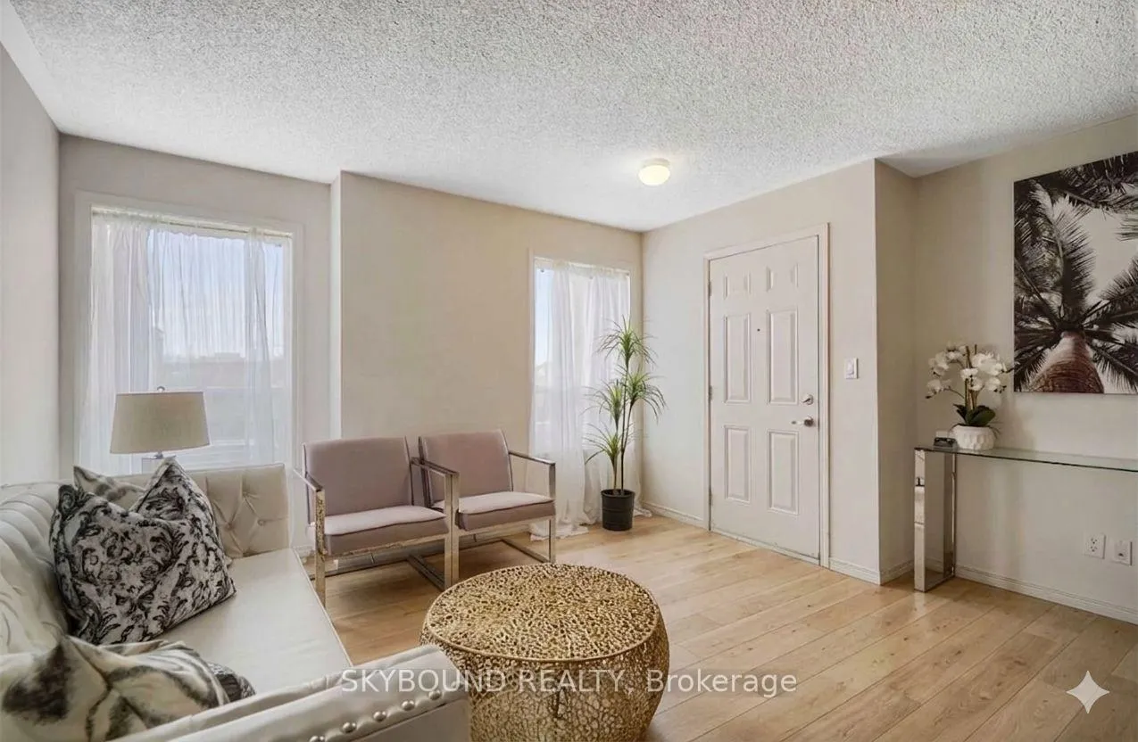 Photo 6 of 35 Sunrise Drive, Markham, Milliken Mills East — HOMEH
