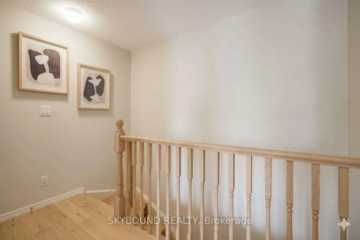 Photo 12 of 35 Sunrise Drive, Markham, Milliken Mills East — HOMEH