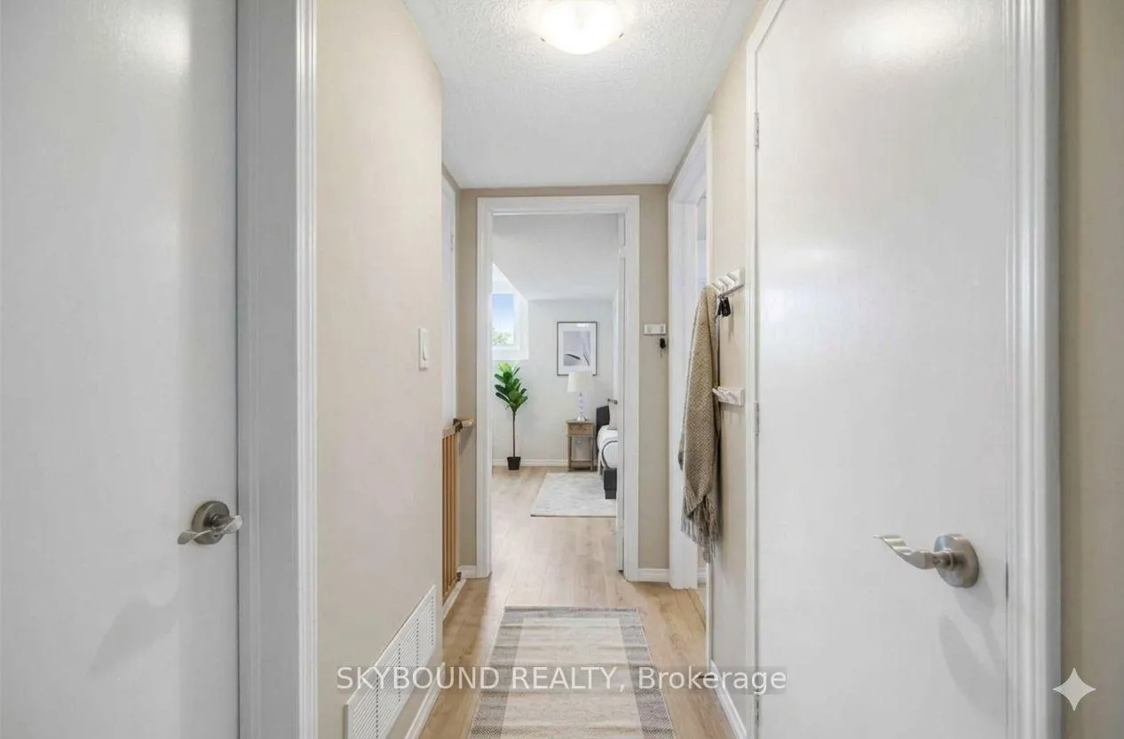 Photo 13 of 35 Sunrise Drive, Markham, Milliken Mills East — HOMEH
