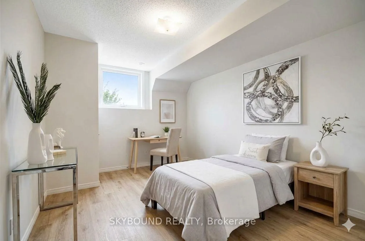 Photo 16 of 35 Sunrise Drive, Markham, Milliken Mills East — HOMEH