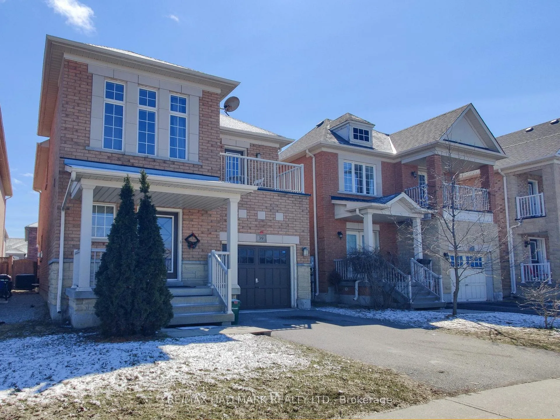 Photo 2 of 39 Retreat Boulevard, Vaughan, Vellore Village — HOMEH