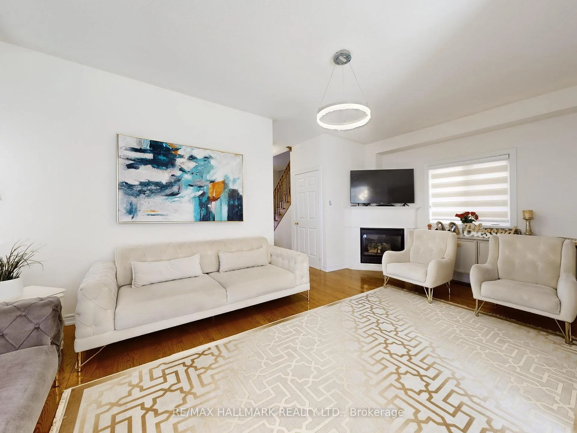 Photo 5 of 39 Retreat Boulevard, Vaughan, Vellore Village — HOMEH
