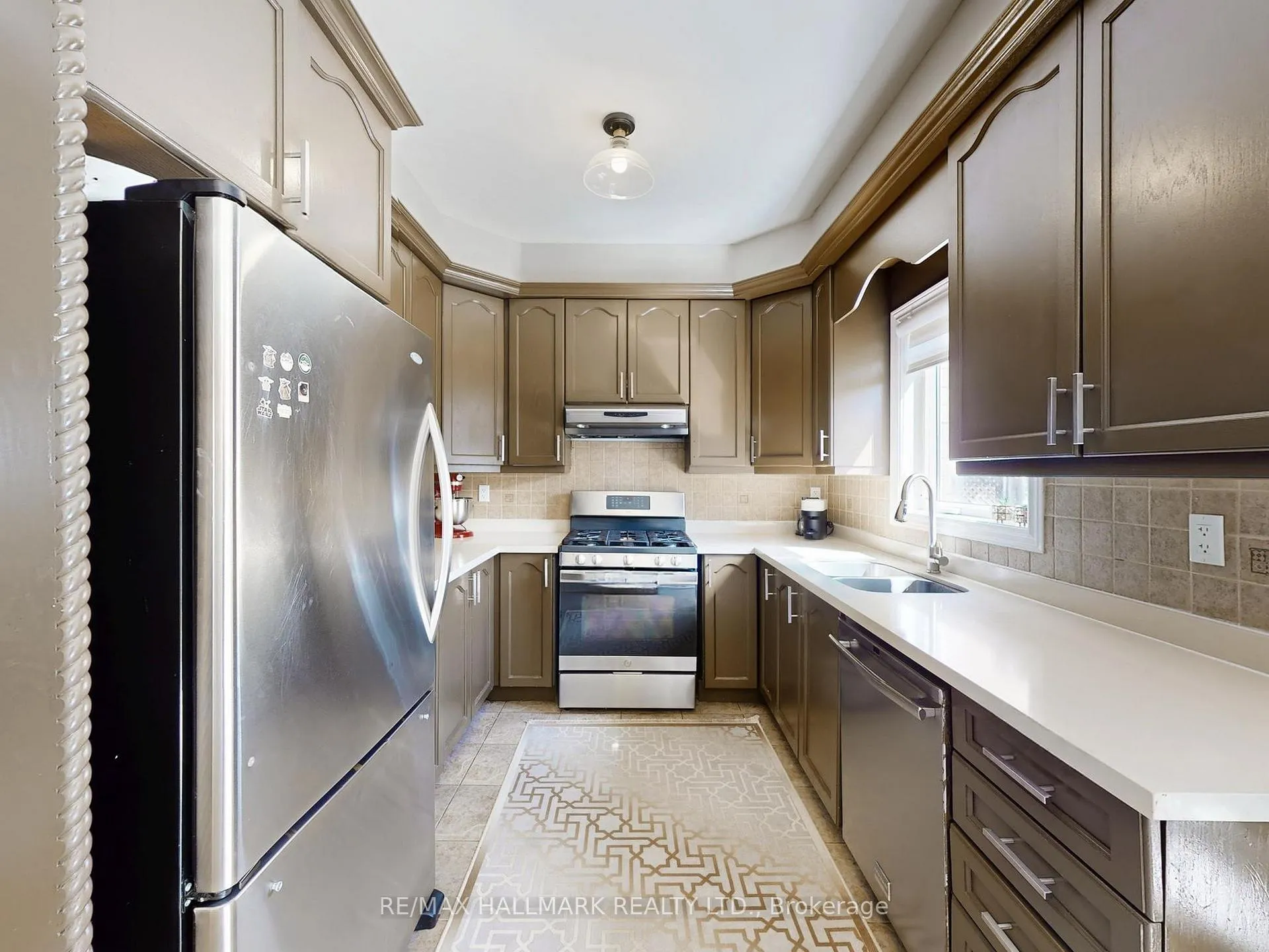 Photo 7 of 39 Retreat Boulevard, Vaughan, Vellore Village — HOMEH