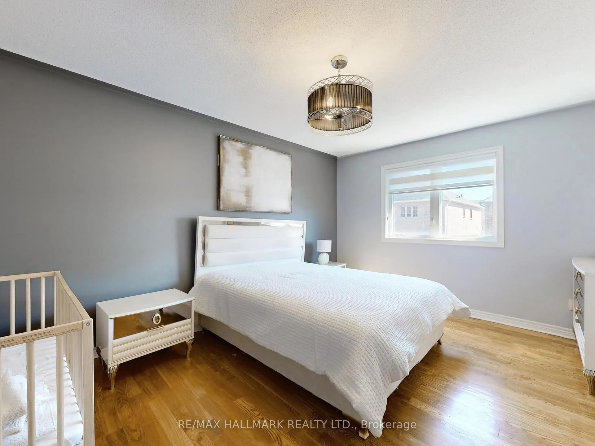 Photo 10 of 39 Retreat Boulevard, Vaughan, Vellore Village — HOMEH