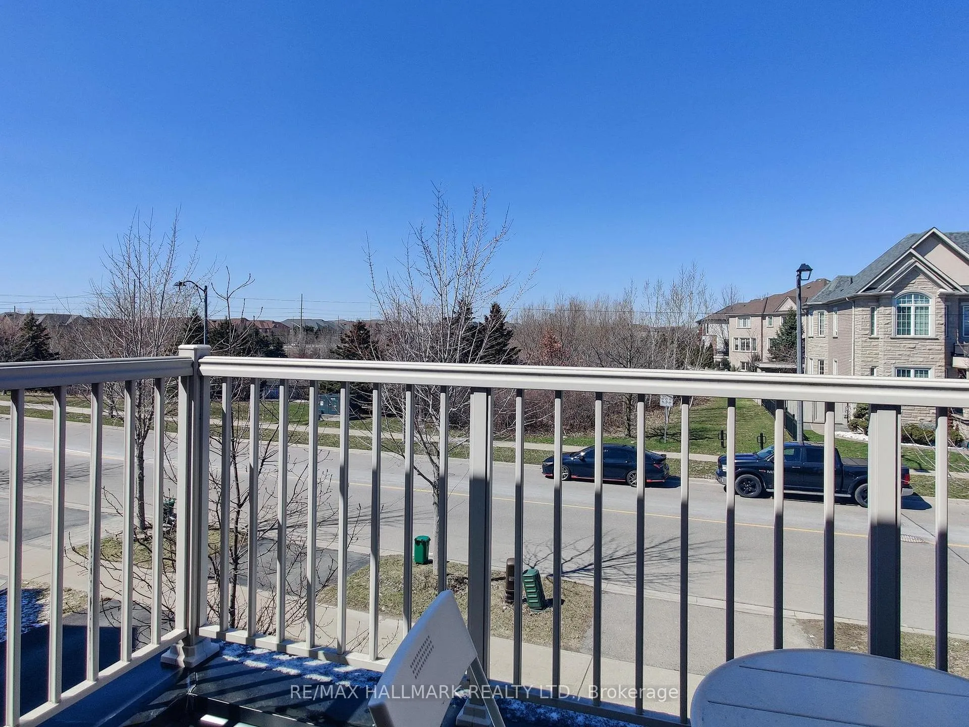 Photo 16 of 39 Retreat Boulevard, Vaughan, Vellore Village — HOMEH