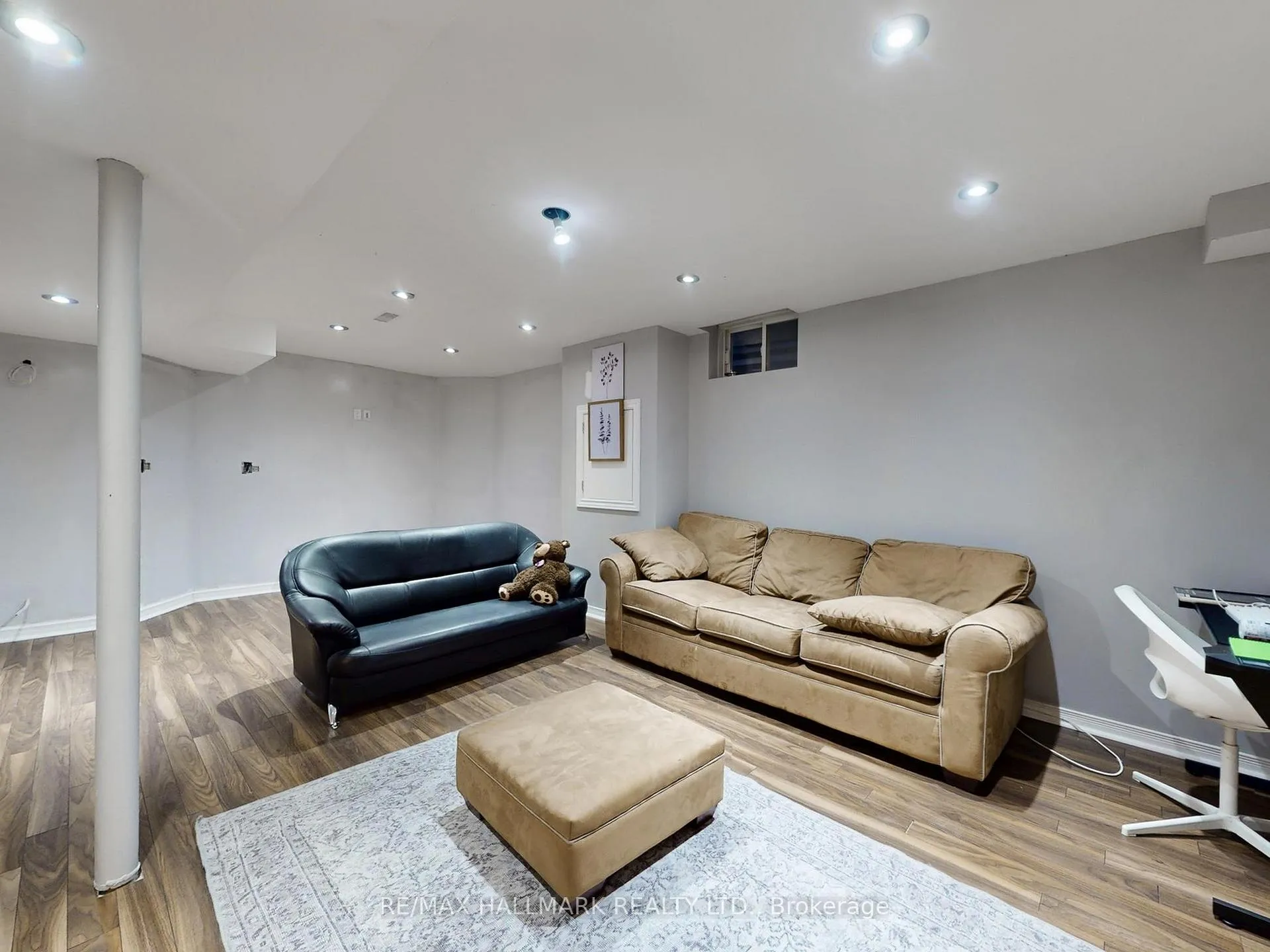 Photo 21 of 39 Retreat Boulevard, Vaughan, Vellore Village — HOMEH