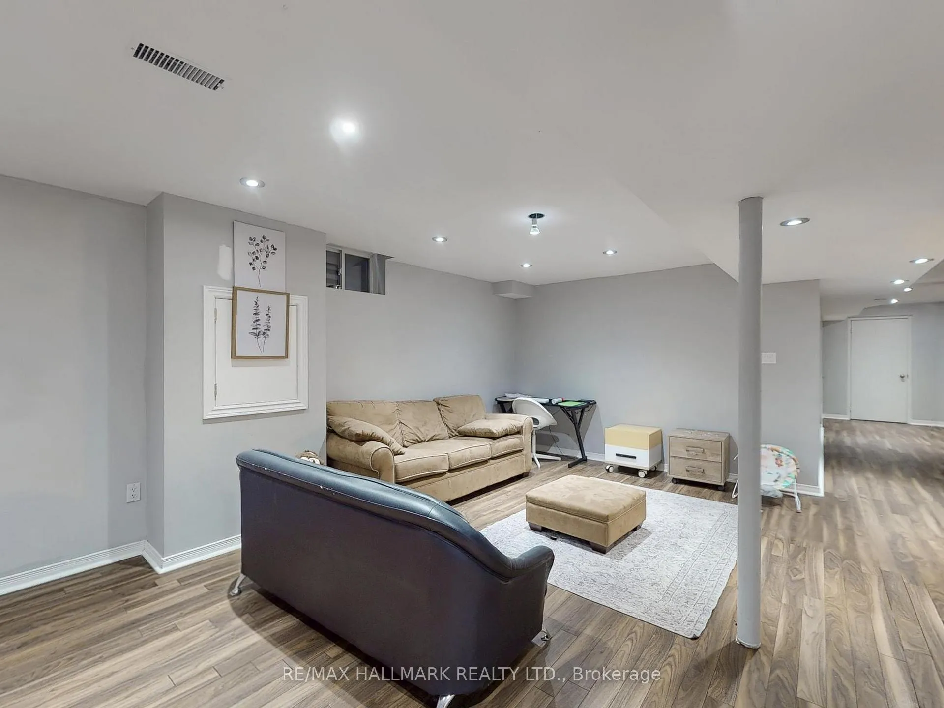Photo 22 of 39 Retreat Boulevard, Vaughan, Vellore Village — HOMEH