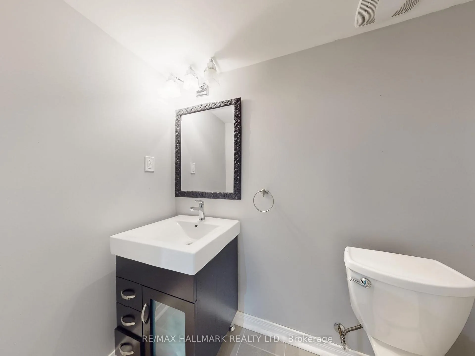 Photo 24 of 39 Retreat Boulevard, Vaughan, Vellore Village — HOMEH