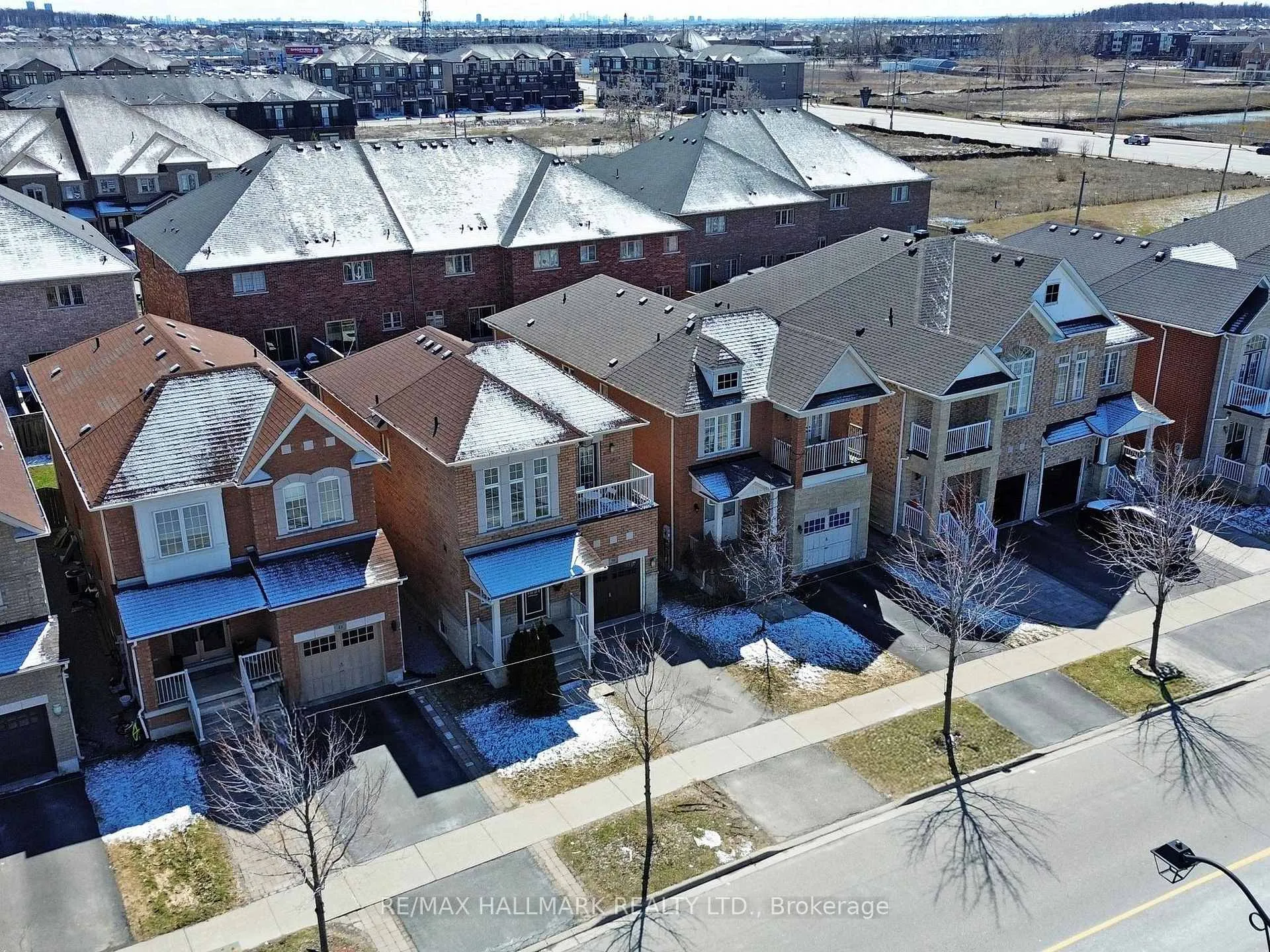 Photo 26 of 39 Retreat Boulevard, Vaughan, Vellore Village — HOMEH