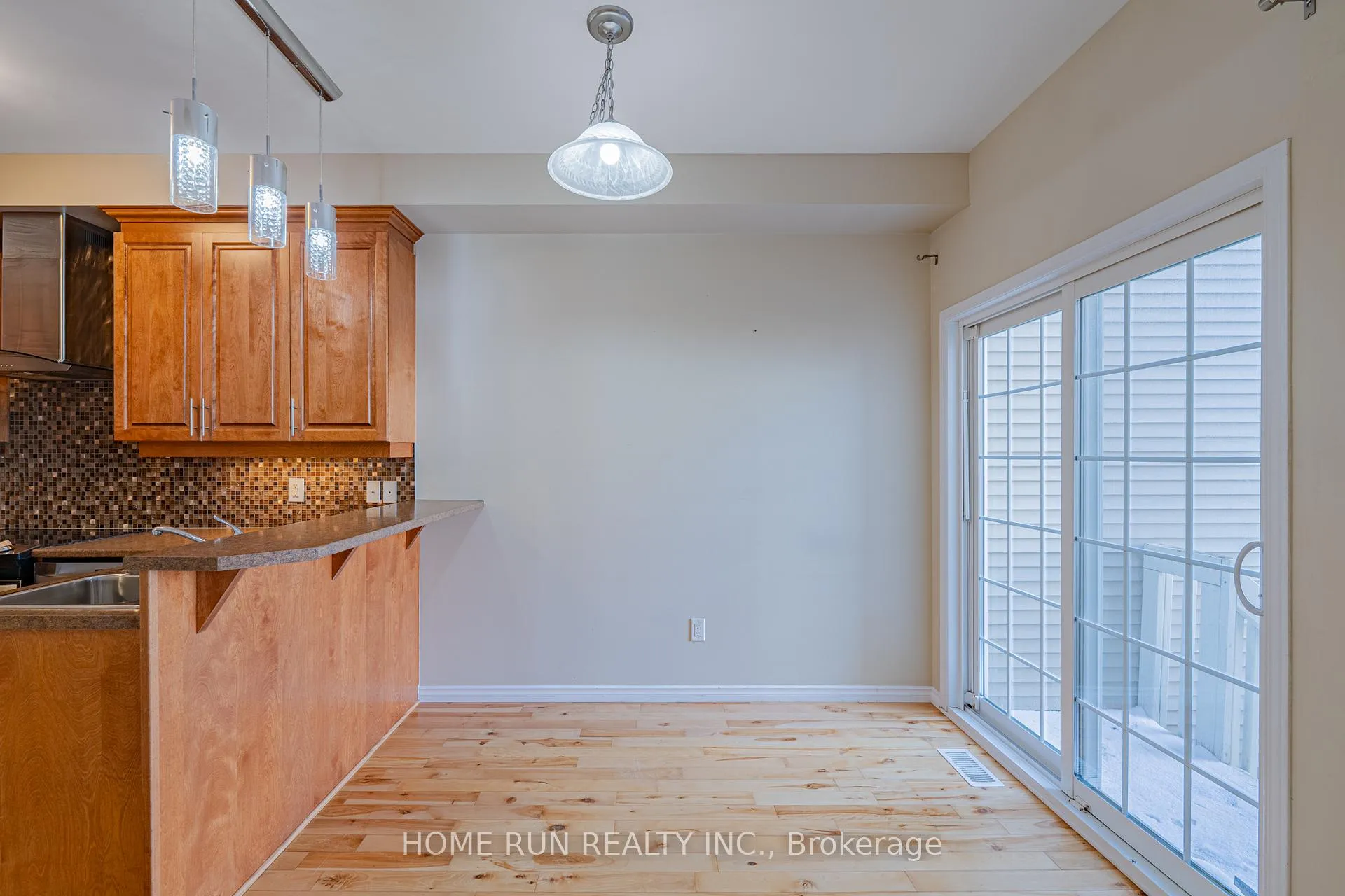 Photo 9 of 602 Pamplona Private, Ottawa, Barrhaven - Stonebridge — HOMEH
