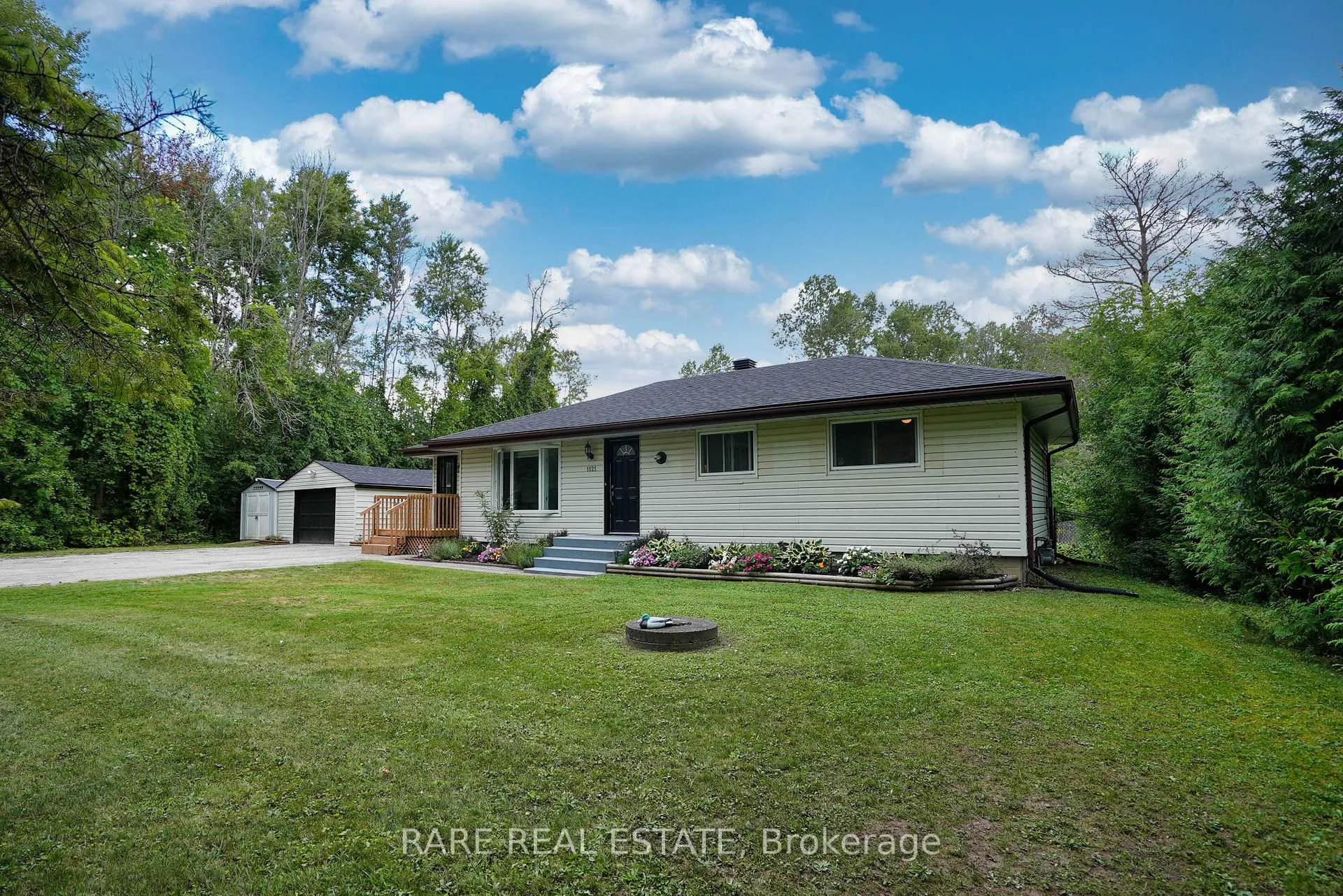 Photo 1 of 1121 Ferrier Avenue, Innisfil, Lefroy — HOMEH